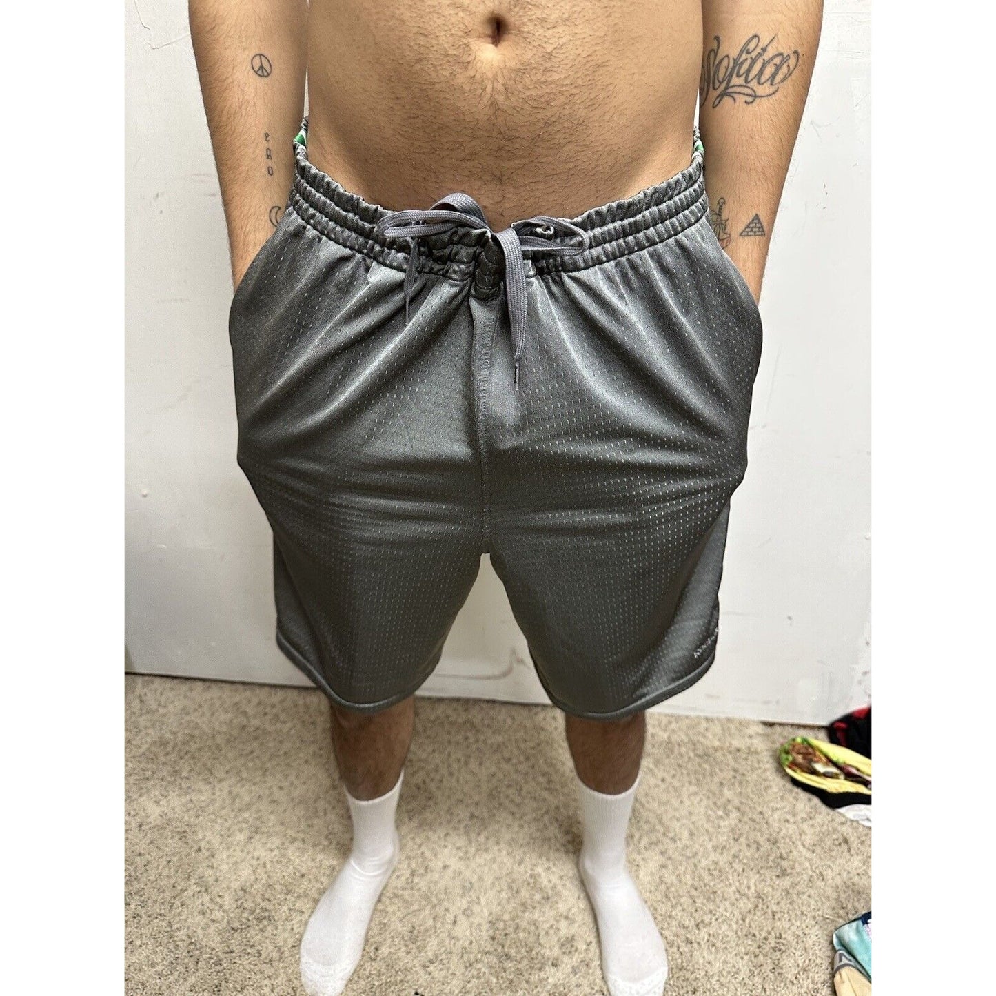 Men’s Gray Reebok XL Basketball Shorts