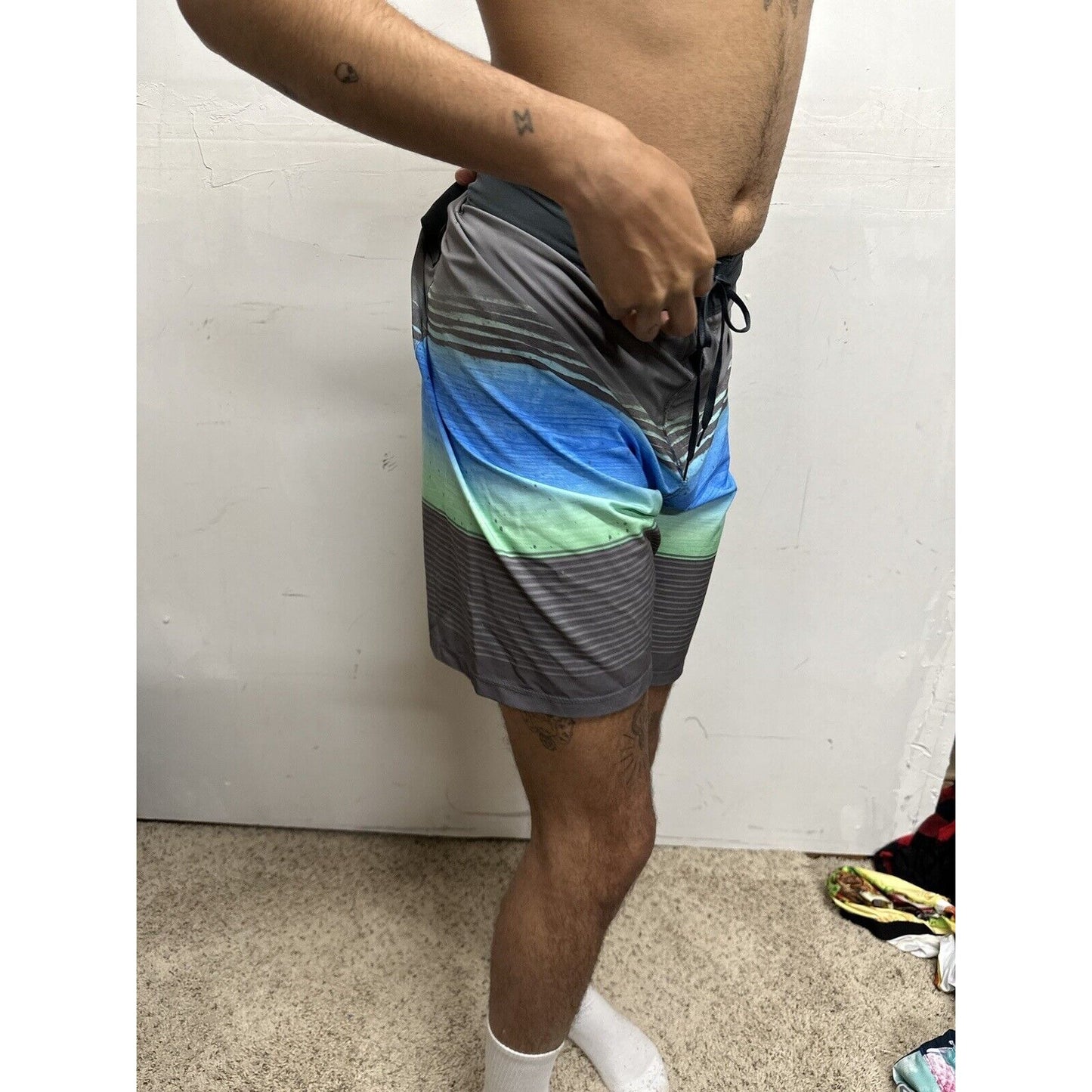 Men’s Hurley Size 34 Board Shorts Swim Trunks Gray Blue Striped