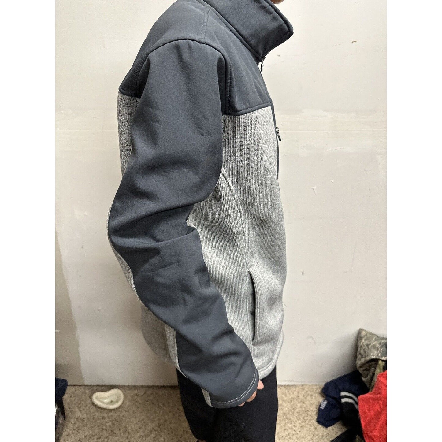 Men’s Large Swiss Tech Gray 42-44 Full Zip Jacket