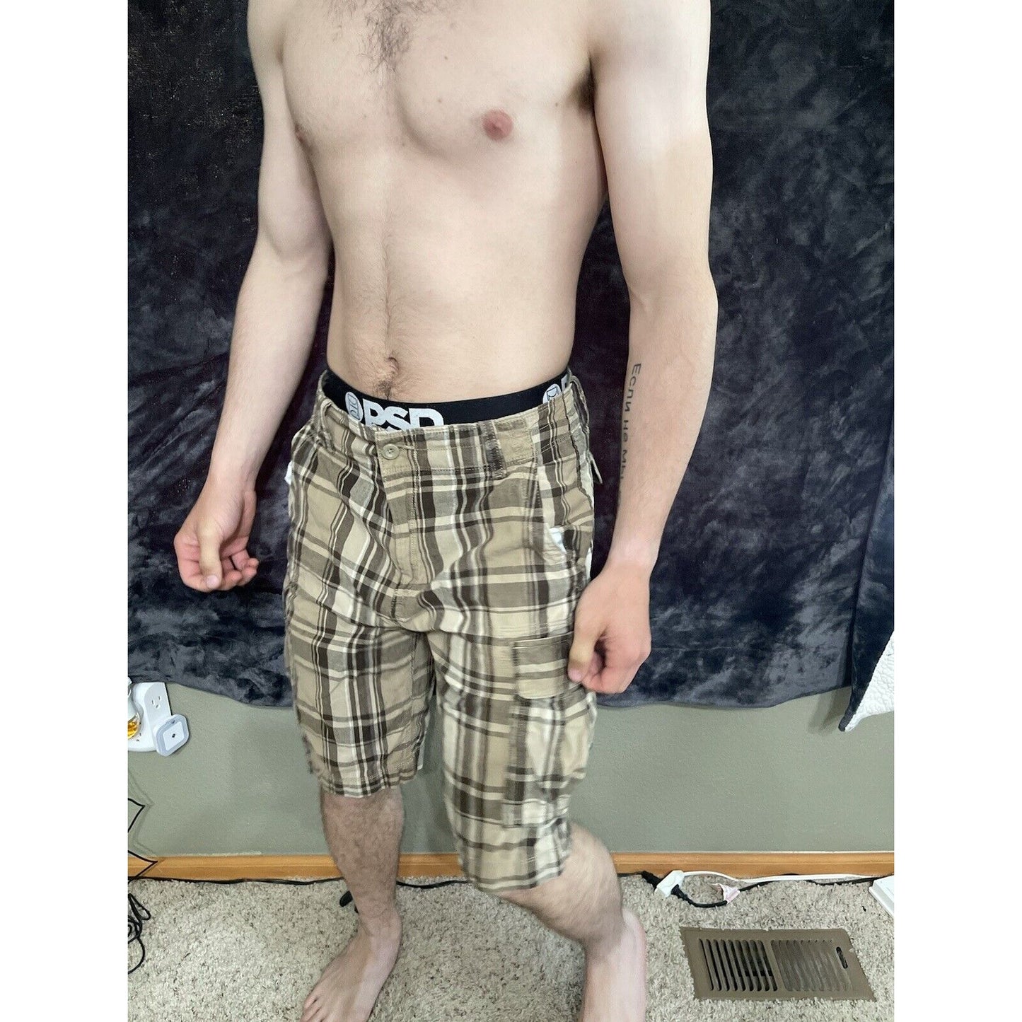 Men’s Arizona Jean Company Tan Plaid Shorts Size 31