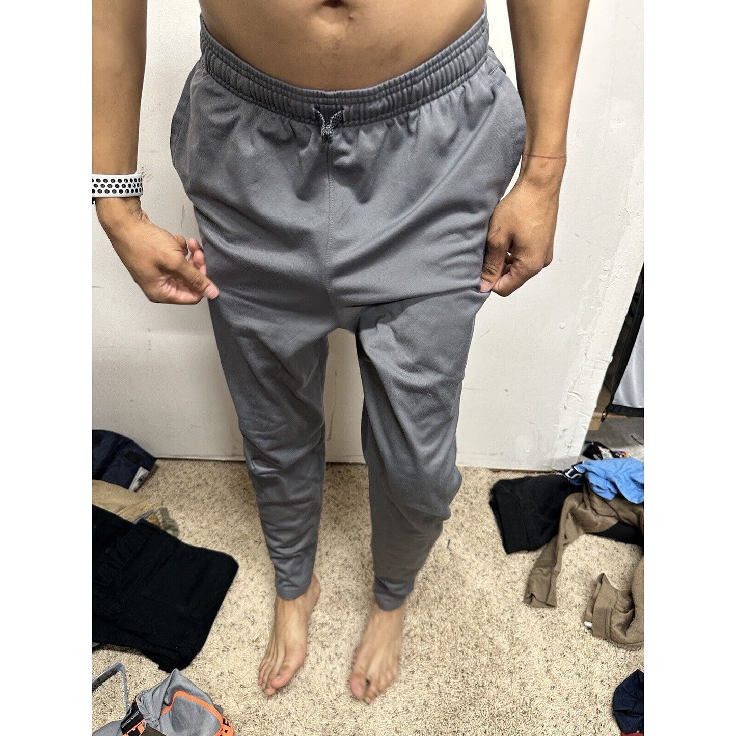 Boy’s Youth xL Grey Under Armour Fitted Sweat Pants