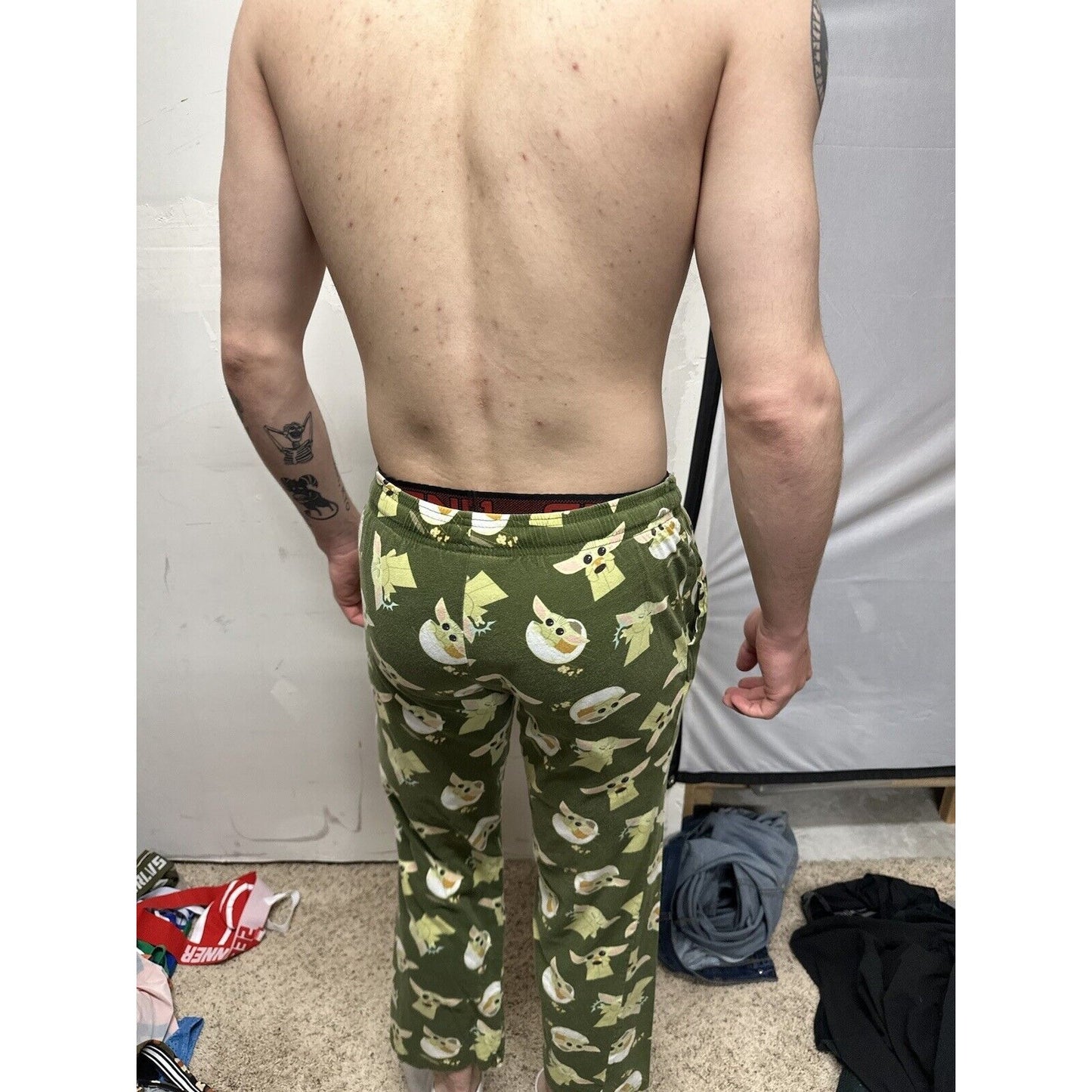 Men’s Small Hot Topic Star Wars Baby Yoda Lounge Pants Pajama Bottoms