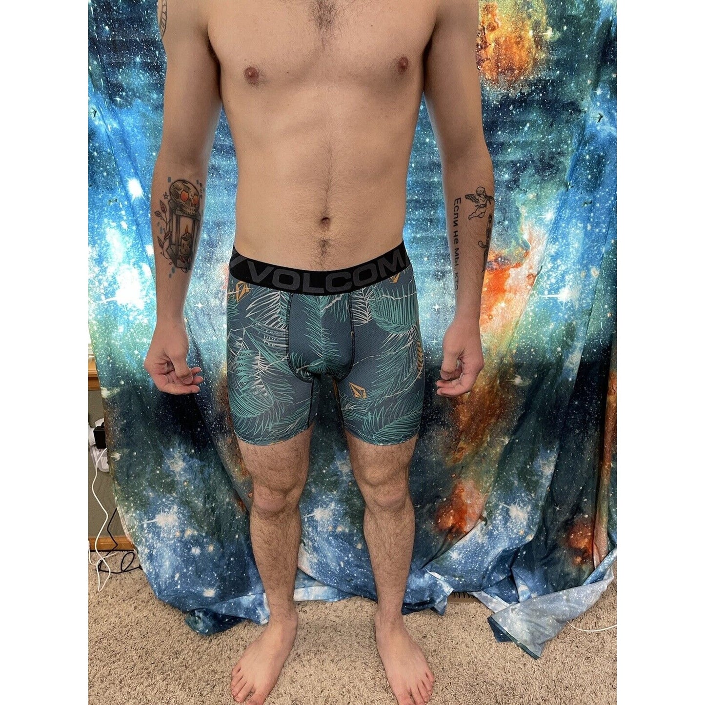 Men's volcom small tropical leaves compression shorts