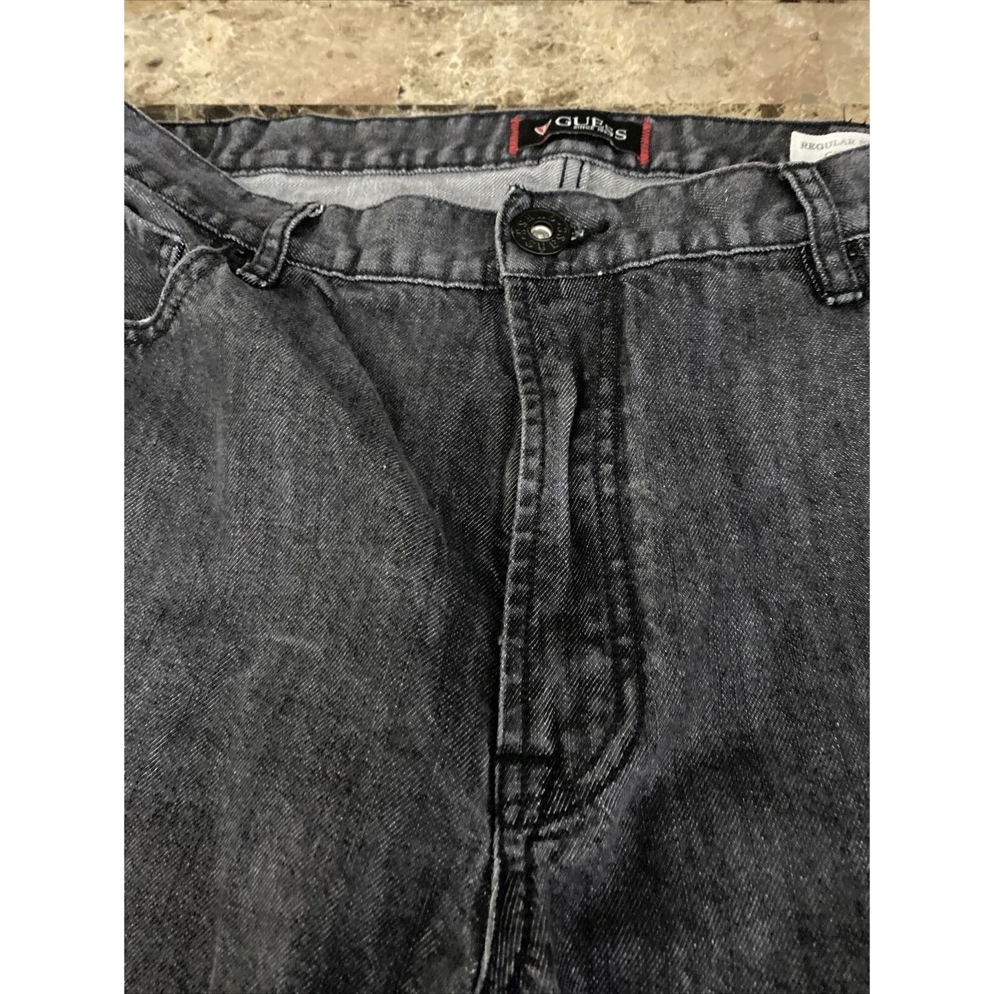GUESS Regular Straight Crescent Fit Men’s Size 40x30 Black Wash Denim Jeans