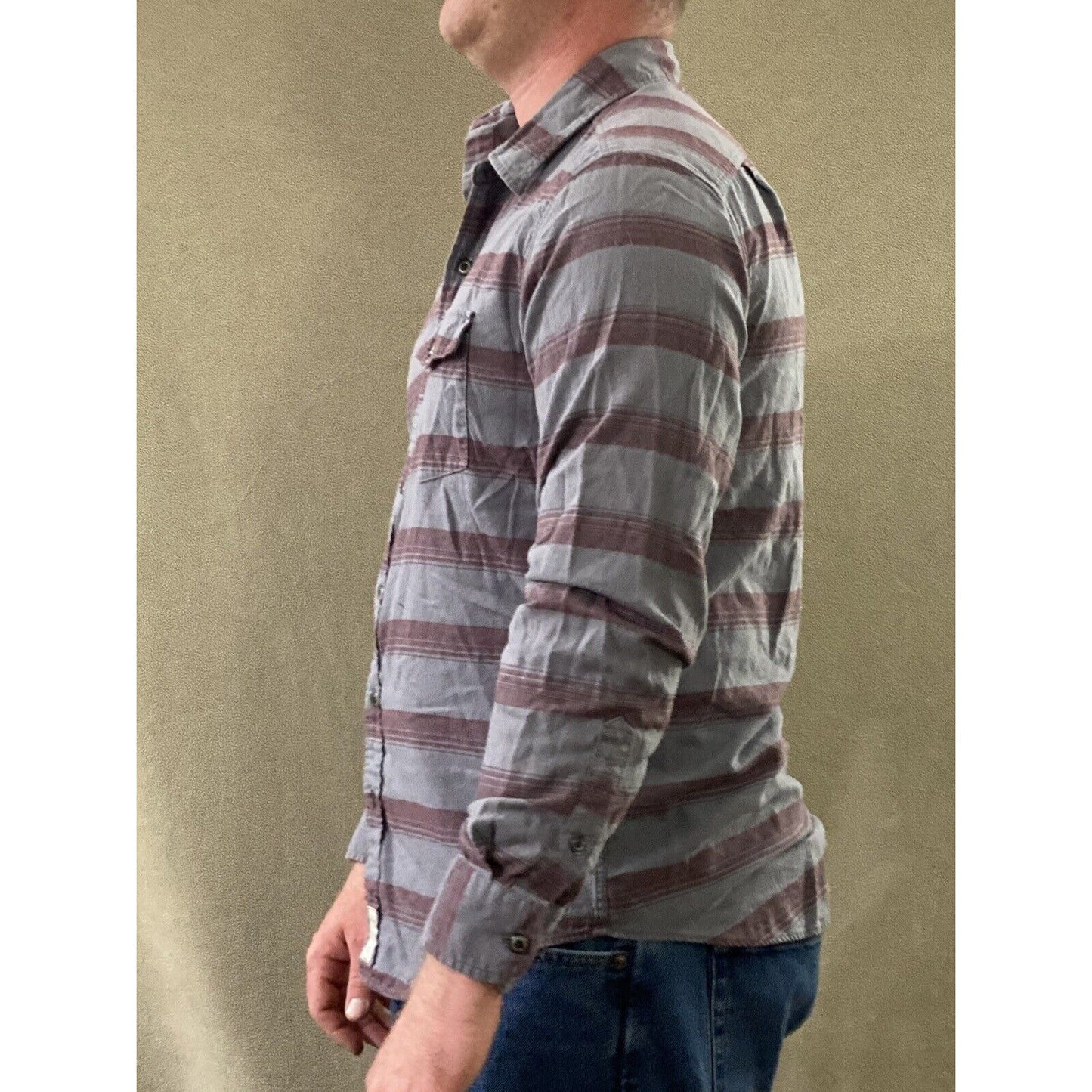 American Eagle Outfitters Men’s Medium Red Gray Stripes Prep Fit Long Sleeves