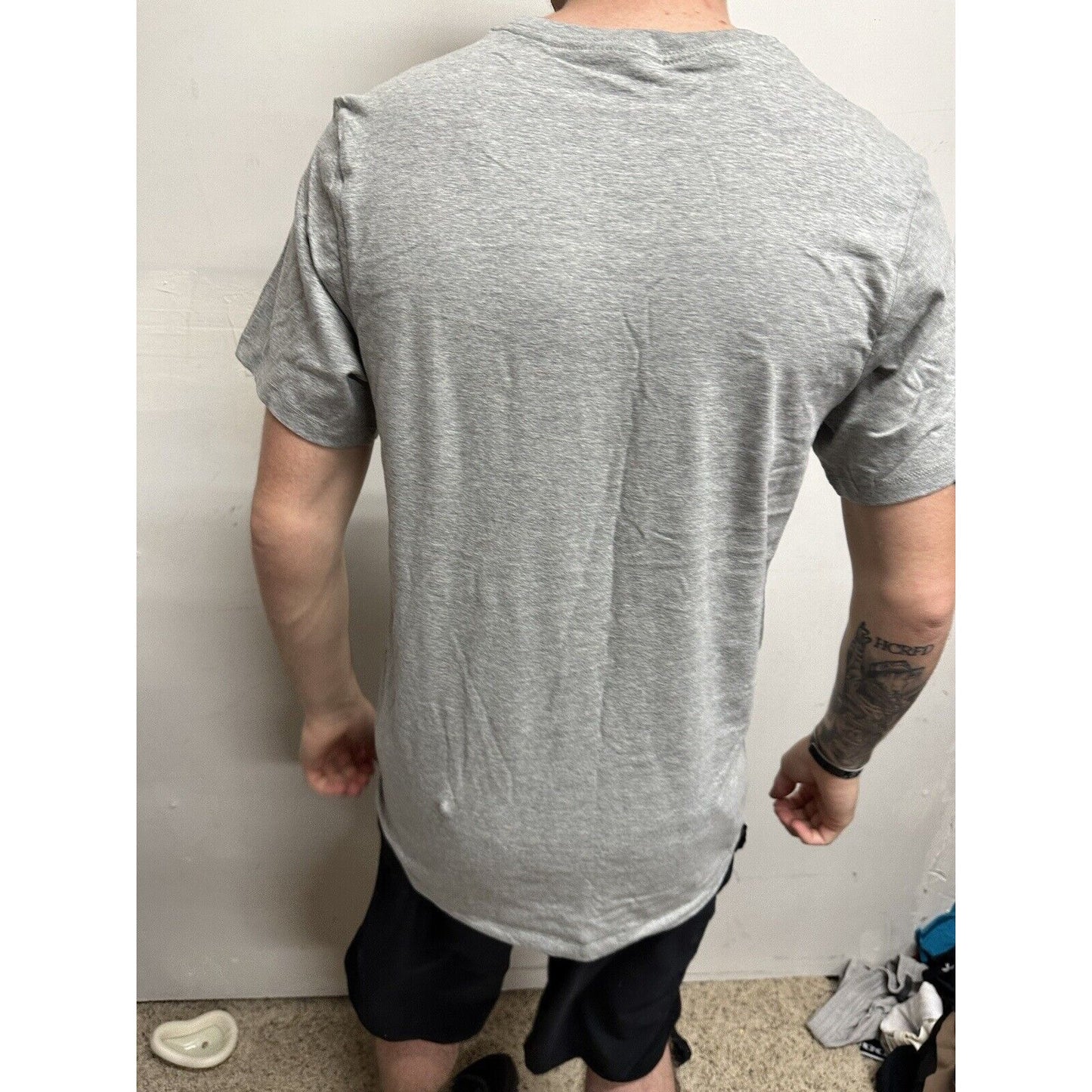 Men’s Gray Small Calvin Klein Classic Fit Tshirt