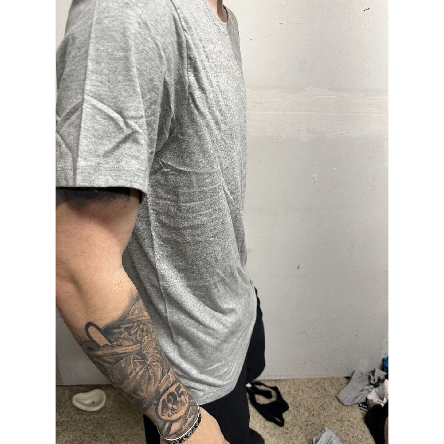 Men’s Gray Small Calvin Klein Classic Fit Tshirt