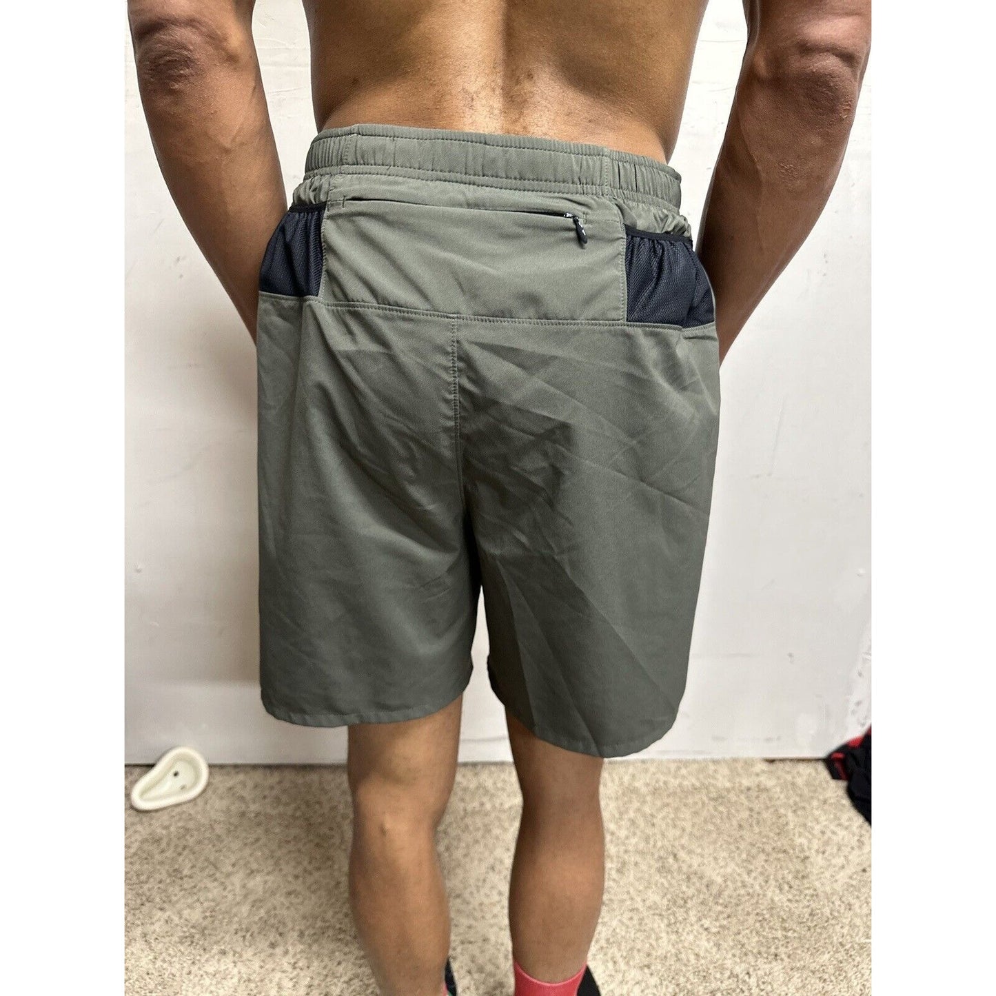 Men’s Large Road Runner Sports Grayish Olive Green Athletic Shorts