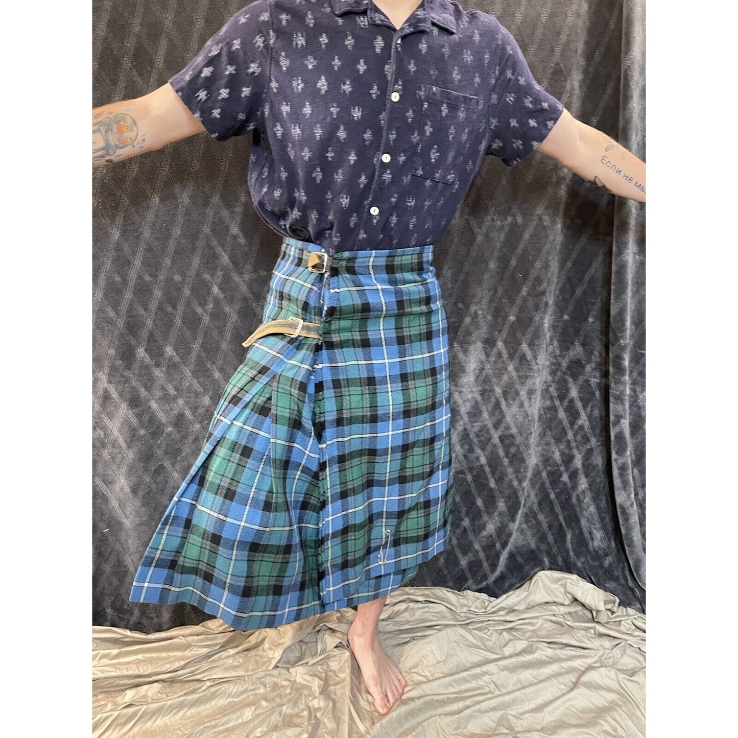 men’s kilt woman’s skirt 45” across stretched out plaid green and blue
