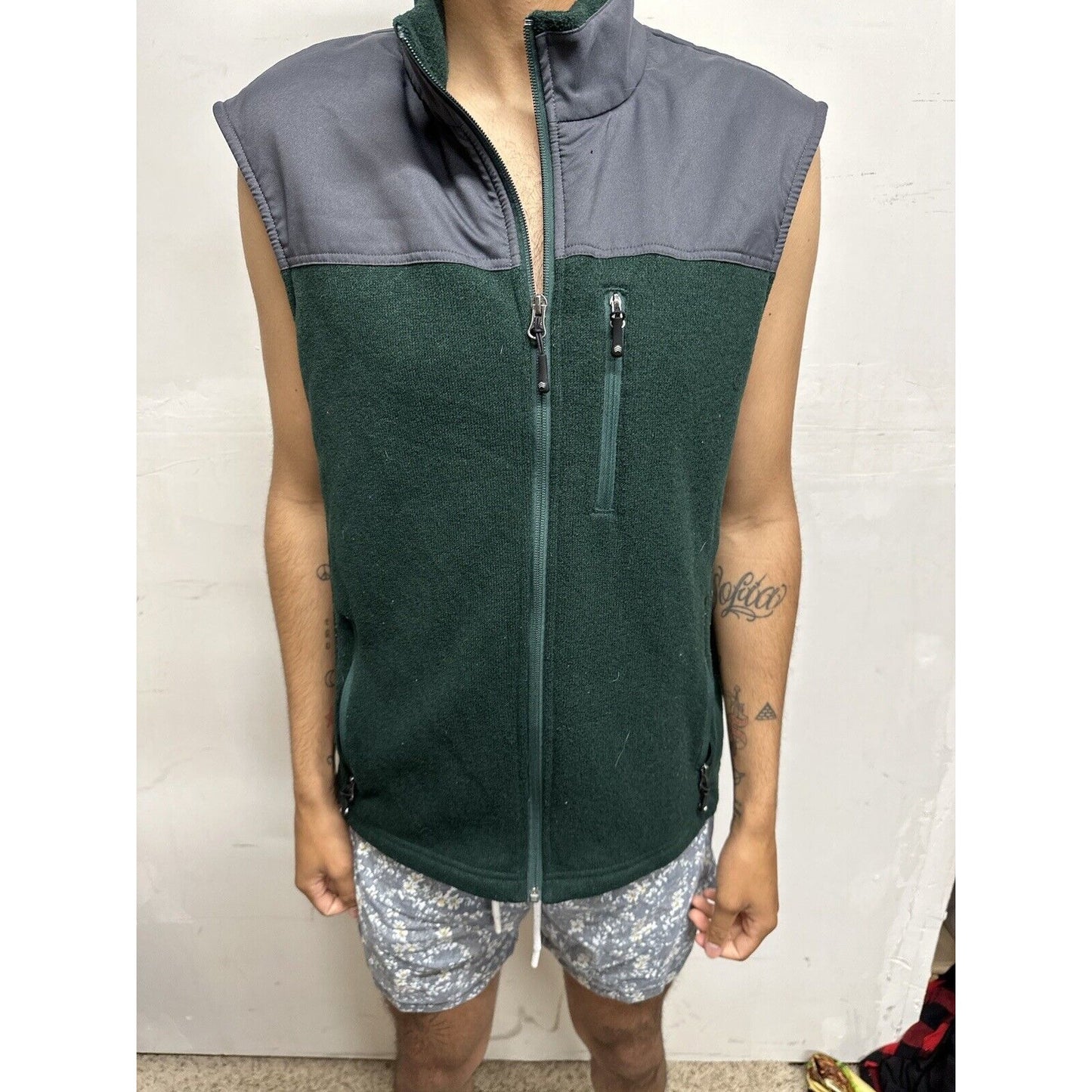 Men’s Large Green Solaris Sleeveless Vest Full Zip