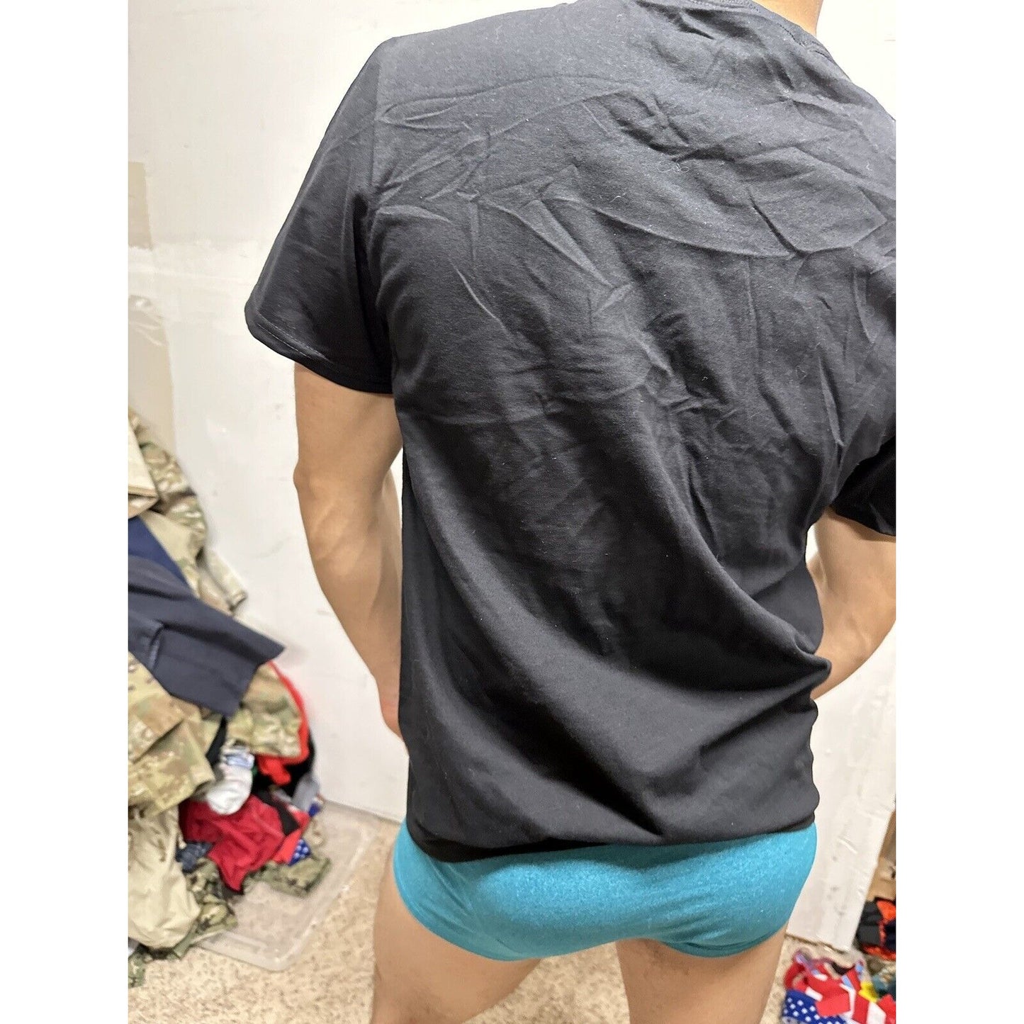 Men’s Fruit Of The Loom Black Medium Tshirt