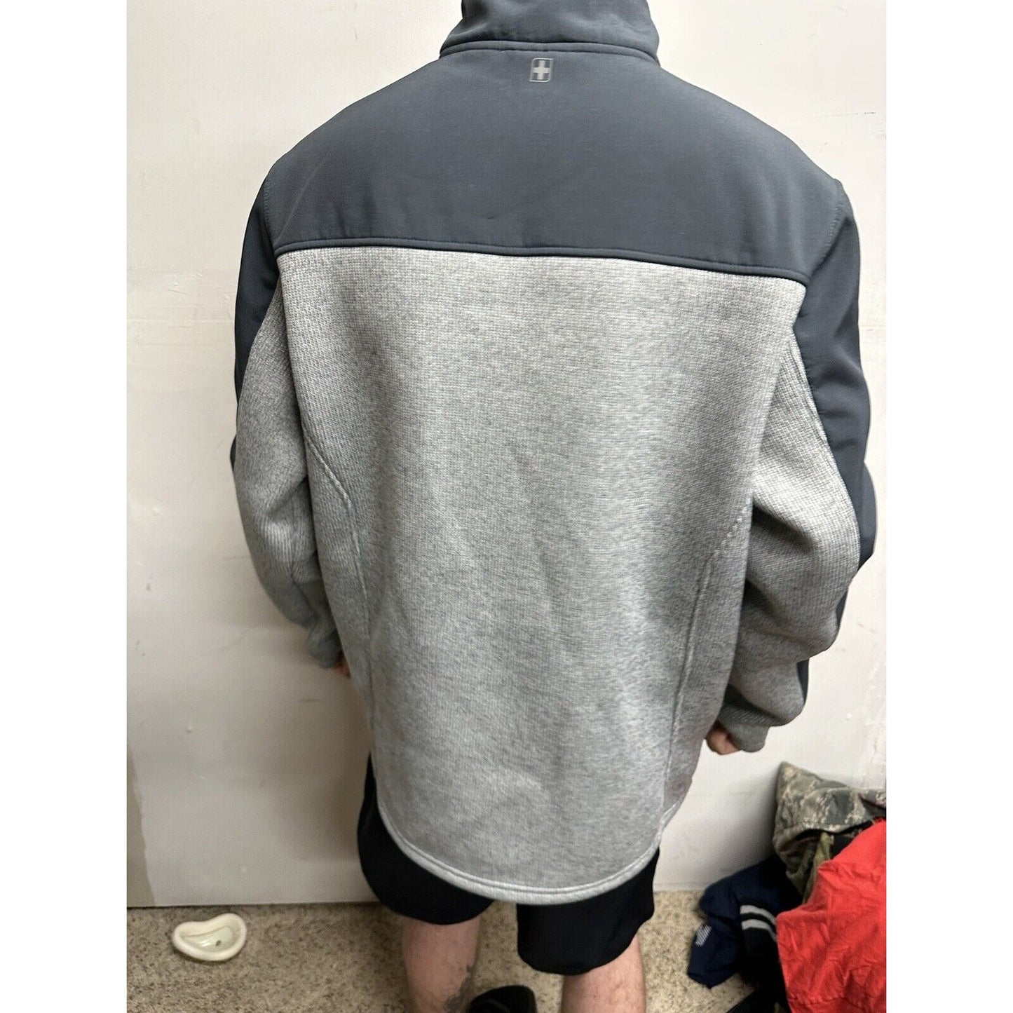 Men’s Large Swiss Tech Gray 42-44 Full Zip Jacket