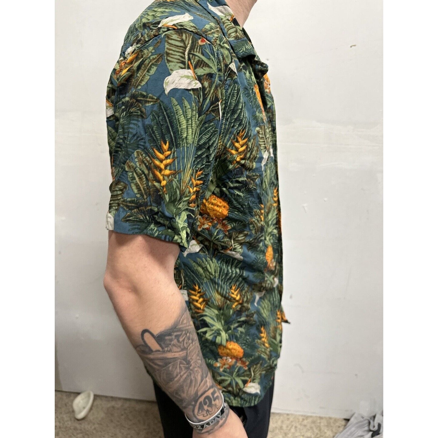 Men’s Medium Goodfellow Tropical Hawaiian Shirt Button Up Short Sleeve