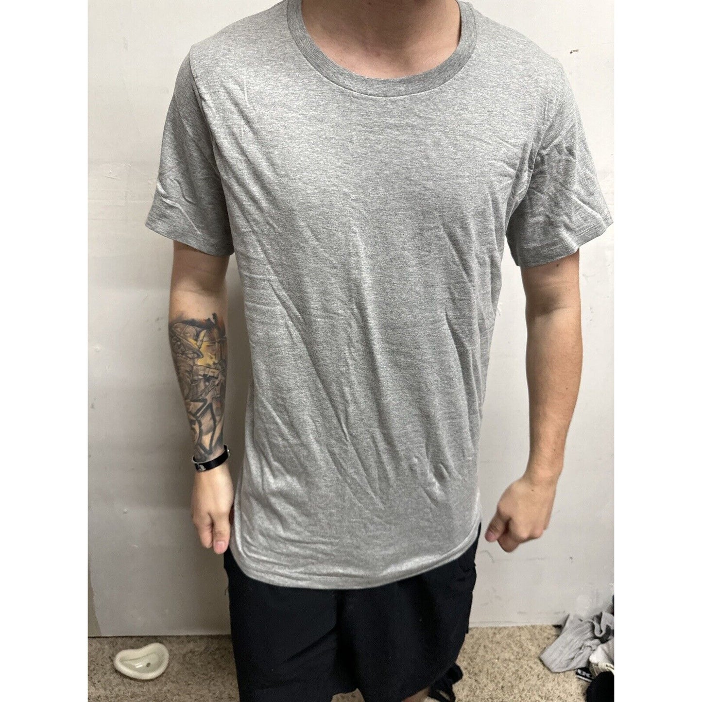 Men’s Gray Small Calvin Klein Classic Fit Tshirt