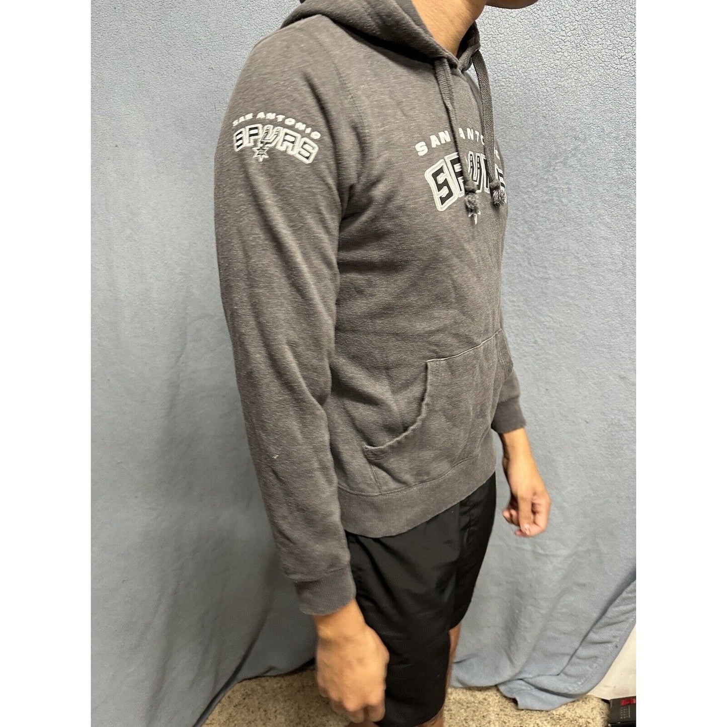 Men’s Large Gray NBA Store Pullover Hoodie San Antonio Spurs Garcia #5