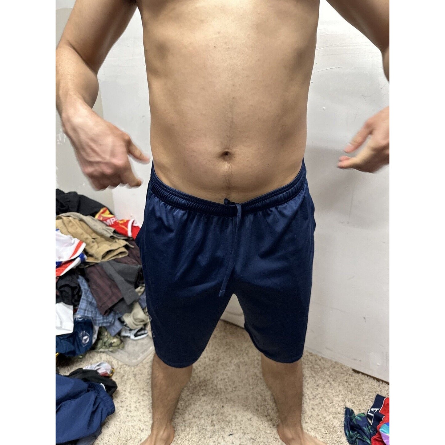 Men’s Large Heatgear Under Armour Athletic Shorts Dark Blue With Pockets
