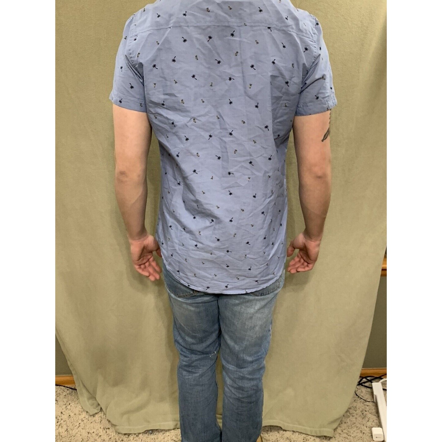 Free Planet Button Down Shirt Mens Small Palm Trees Aloha Hula Hawaiian Blue