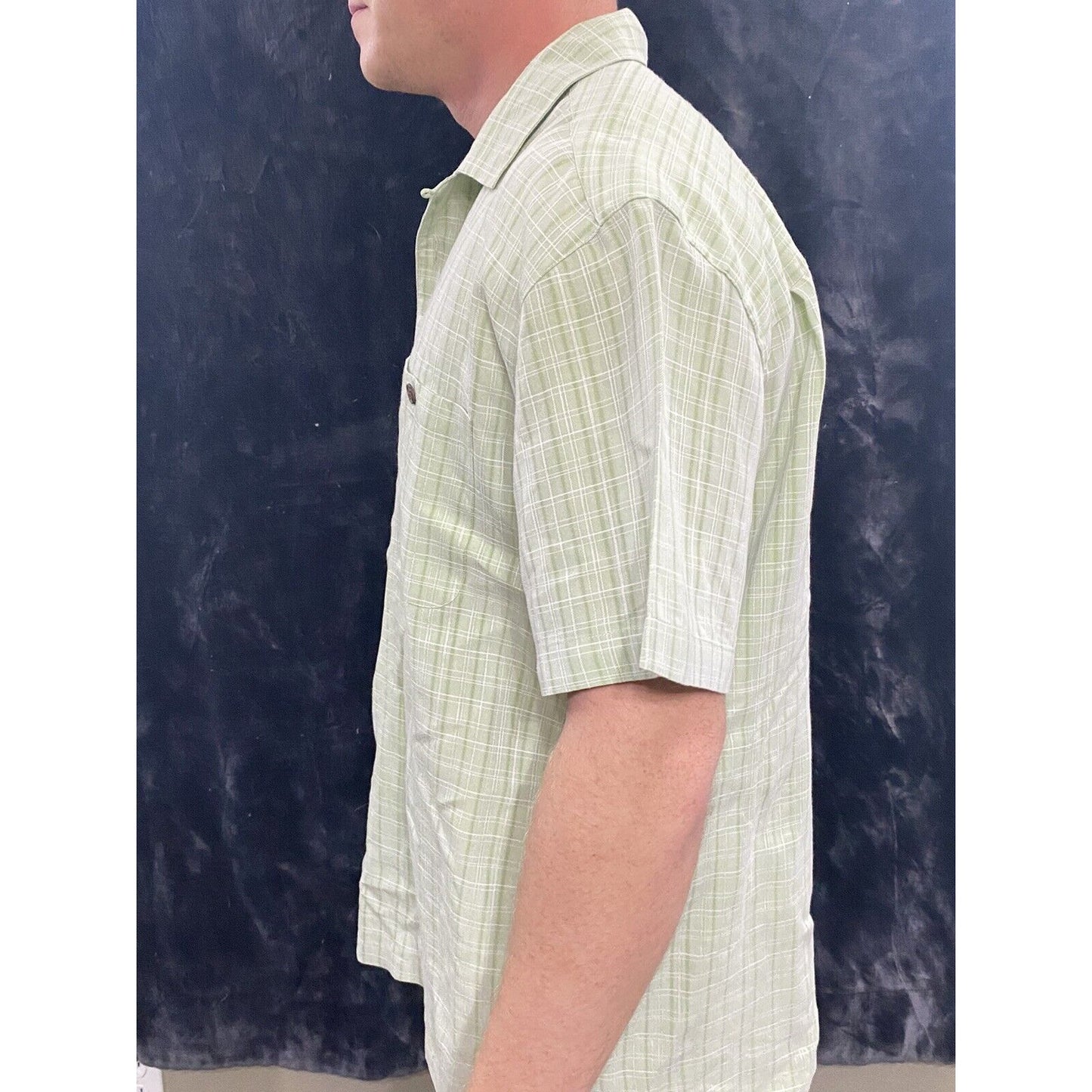 Island Shores Light Green Checkered Men’s XL Button-down Short Sleeves