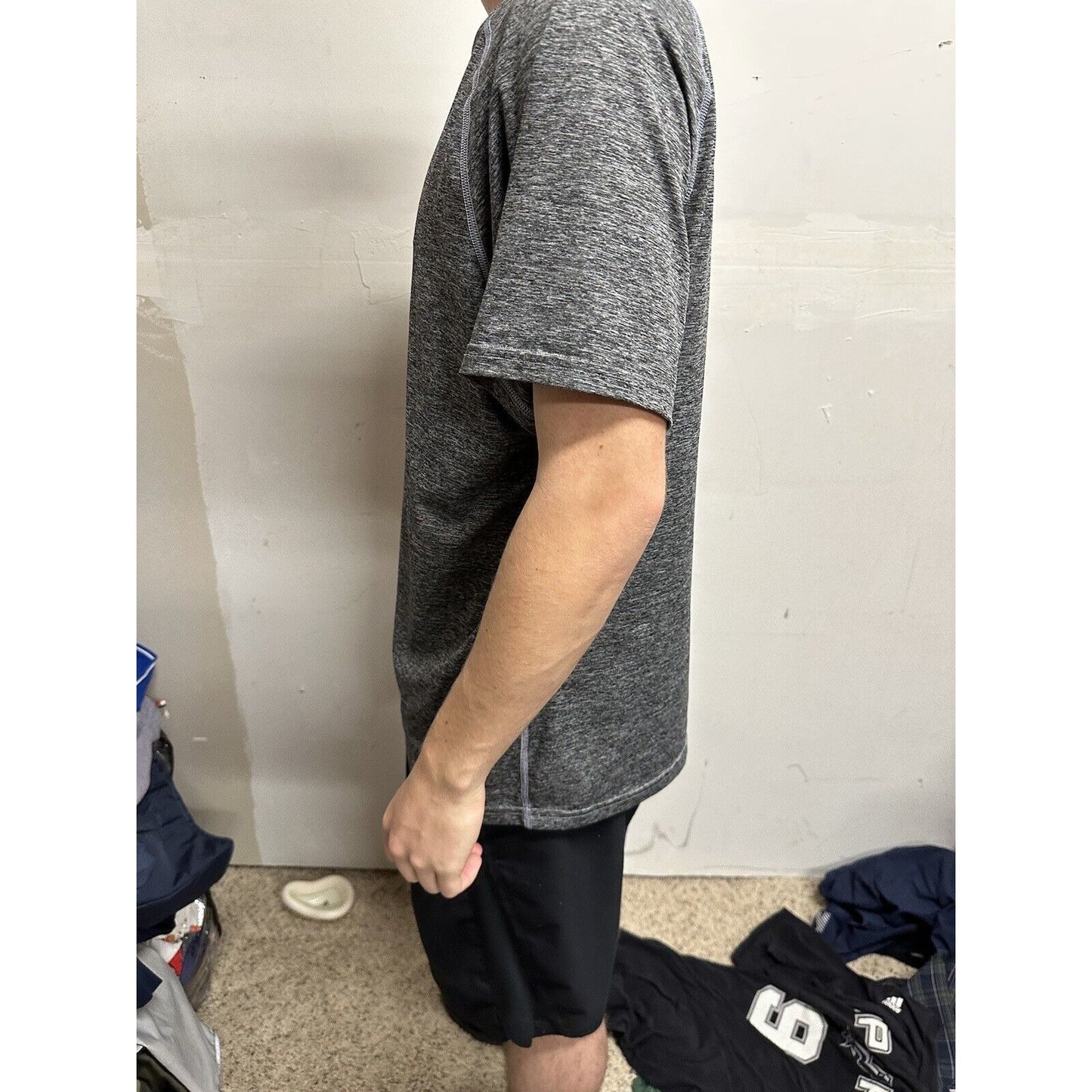 Men’s Gray Under Armour Run Fitted Large Athletic Shirt