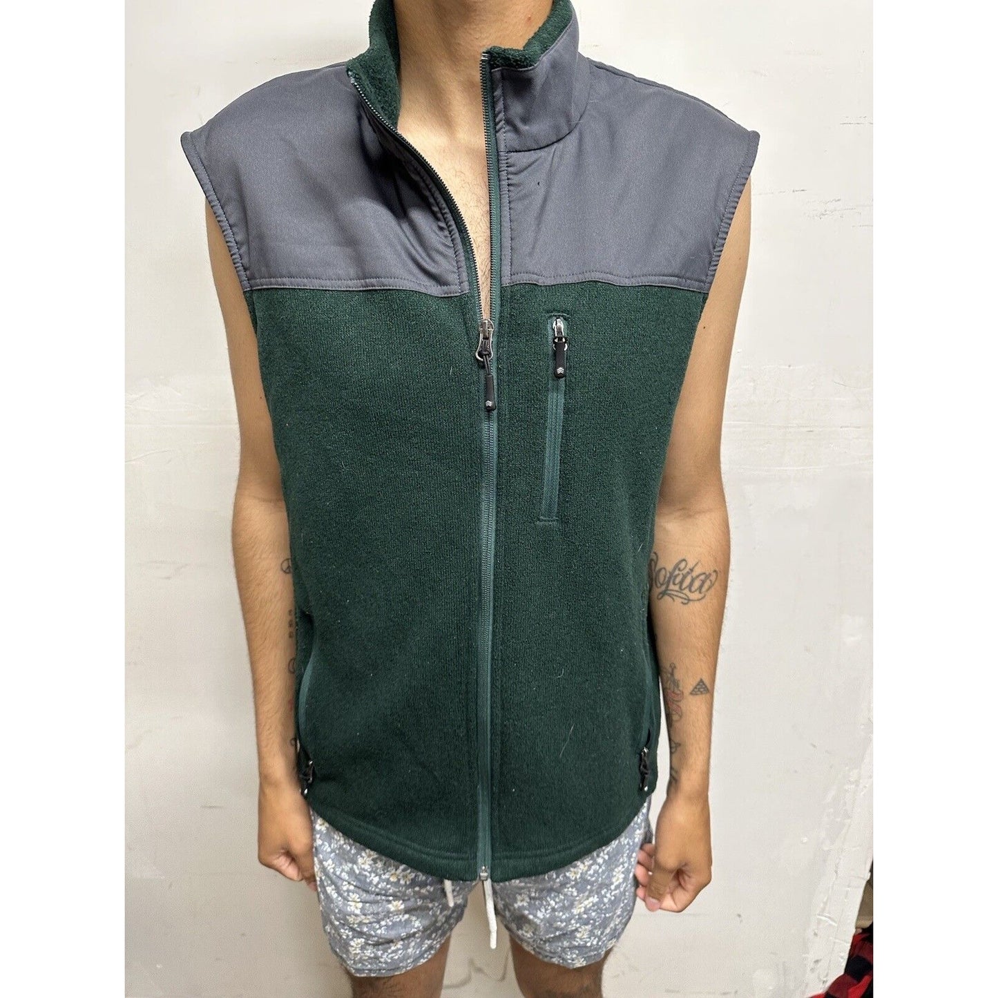 Men’s Large Green Solaris Sleeveless Vest Full Zip