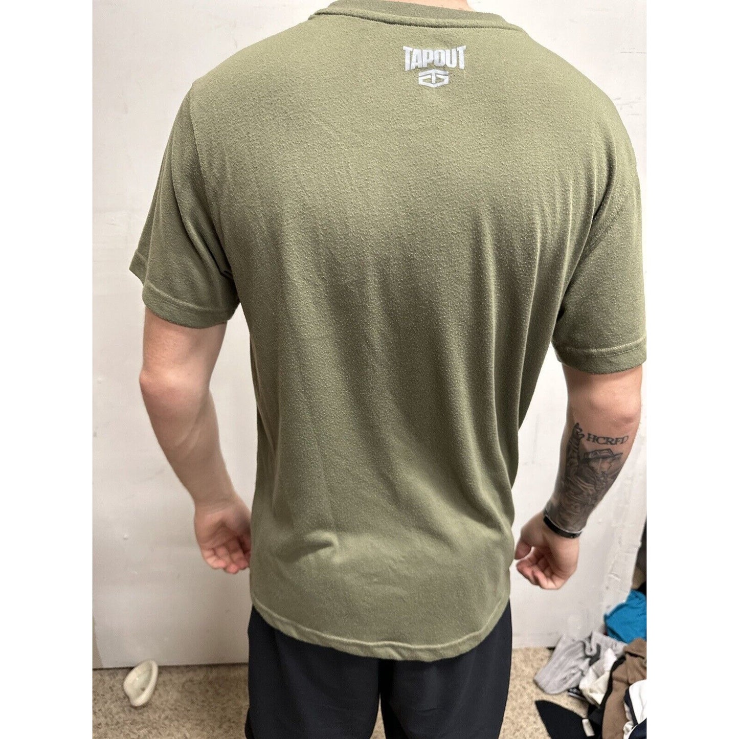 Men’s Short Sleeve Small Olive Green Tapout Shirt