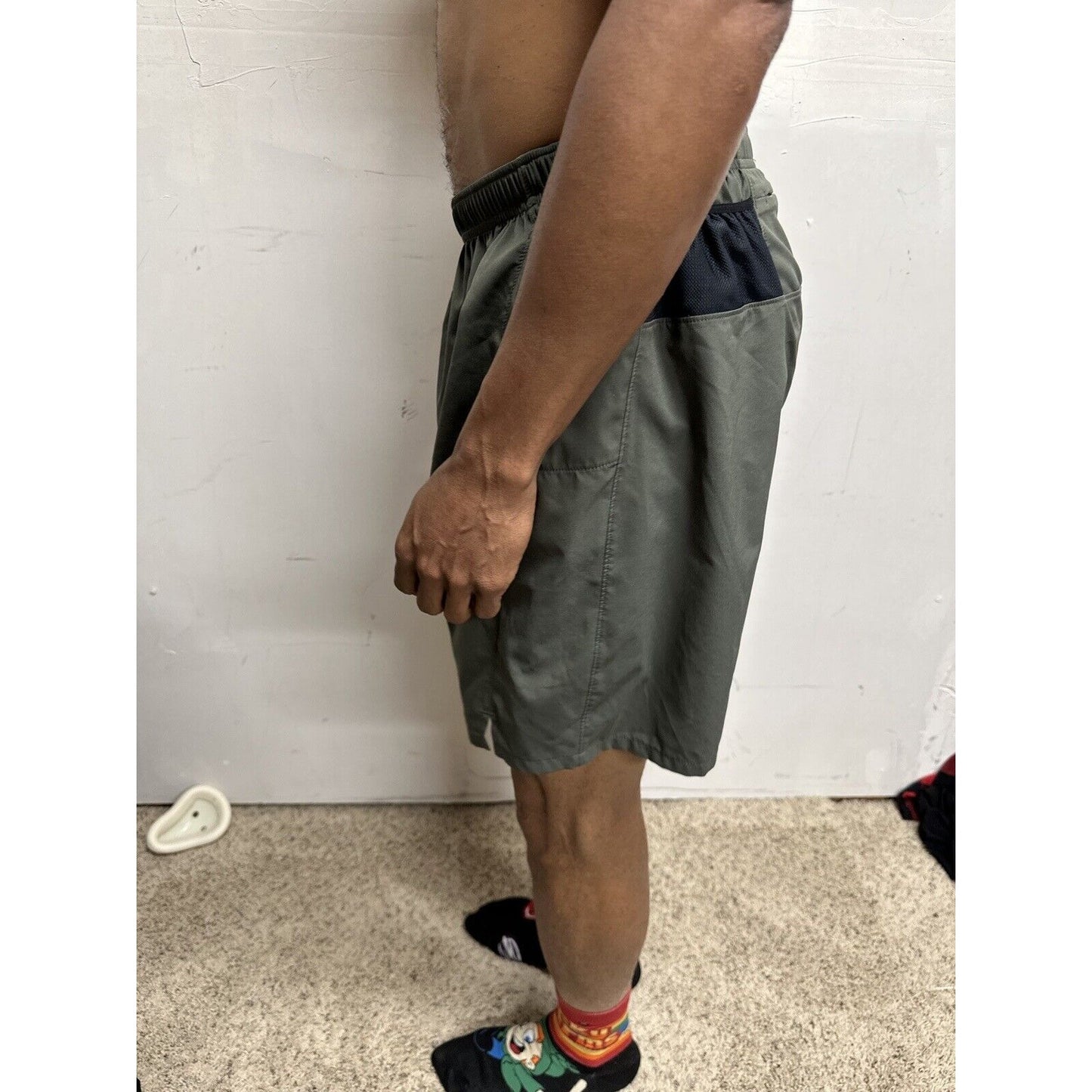 Men’s Large Road Runner Sports Grayish Olive Green Athletic Shorts