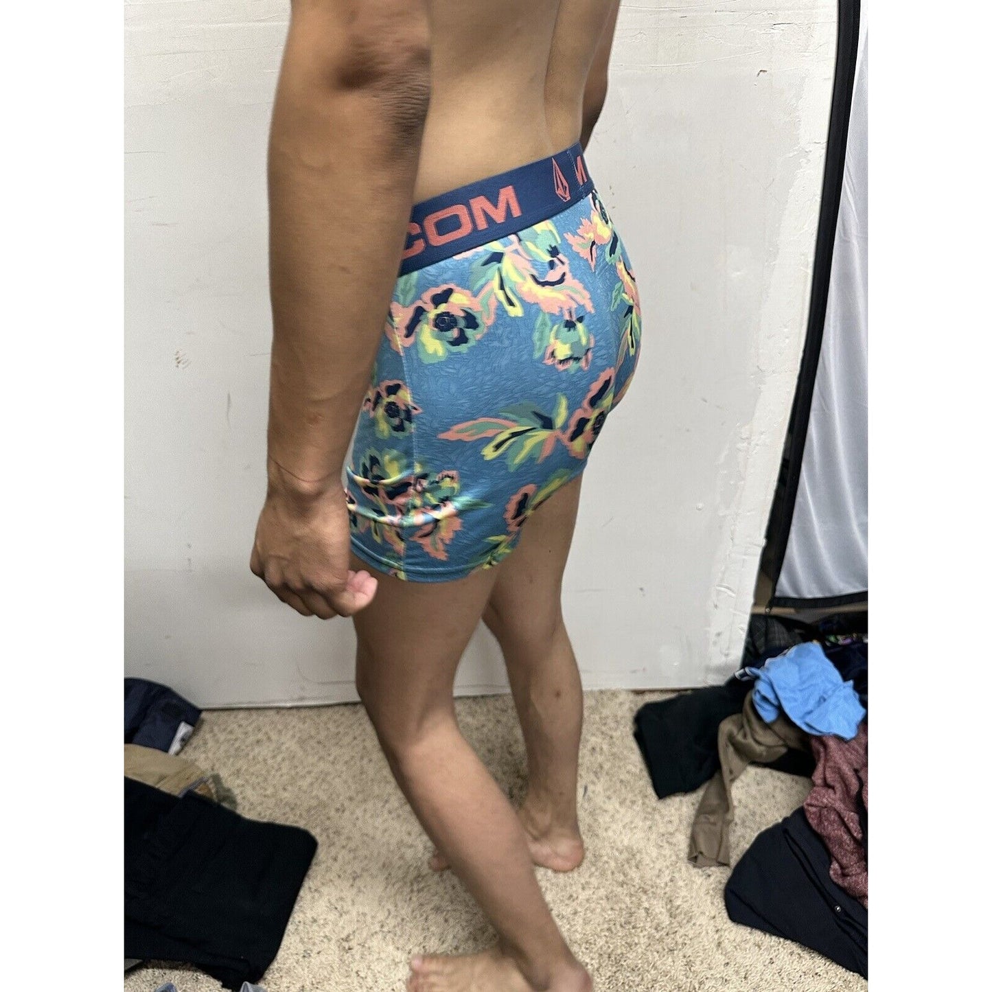 Men’s Small Volcom Floral Boxer Briefs 10% Spandex
