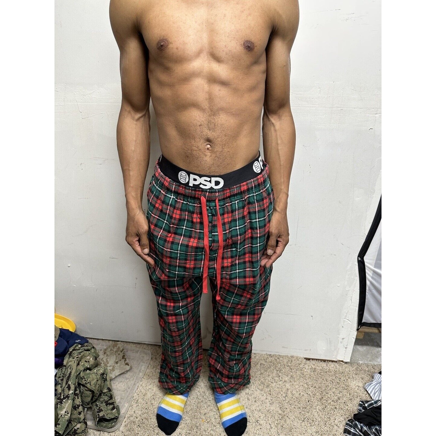 Men’s Red And Green Plaid Pajamgram Large Lounge Pants Pajamas
