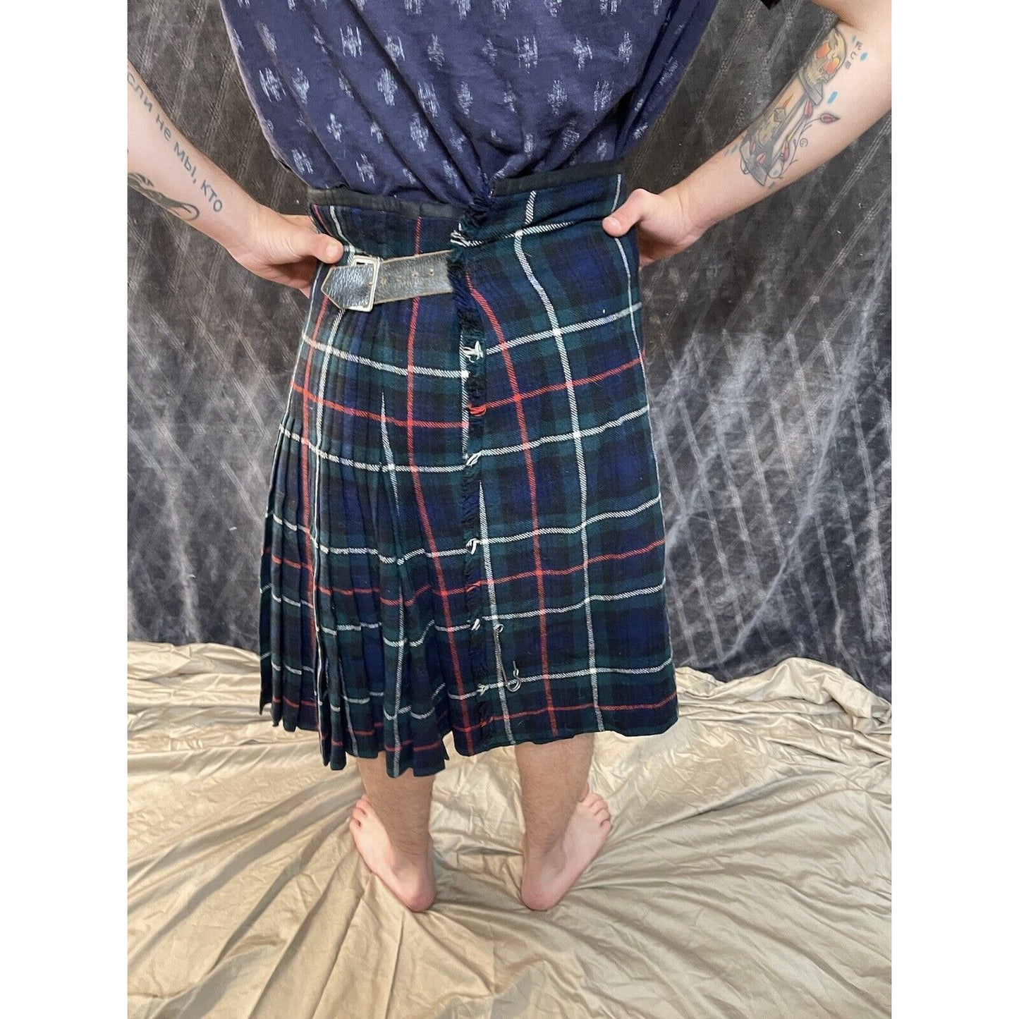 men’s kilt woman’s skirt 40” across stretched out plaid Dark green and blue