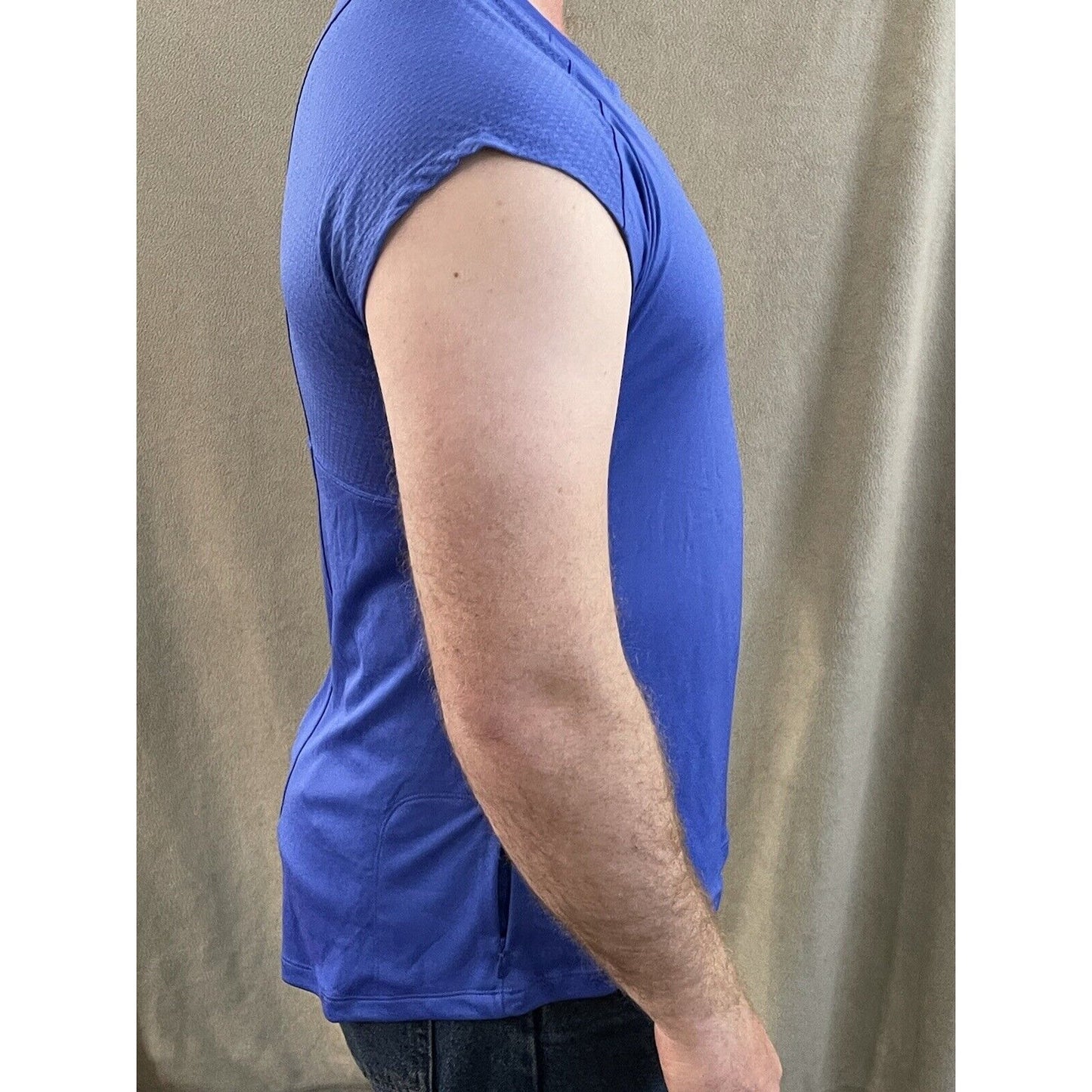 Men’s royal blue large Champion Muscle Tee sleeveless ventilated