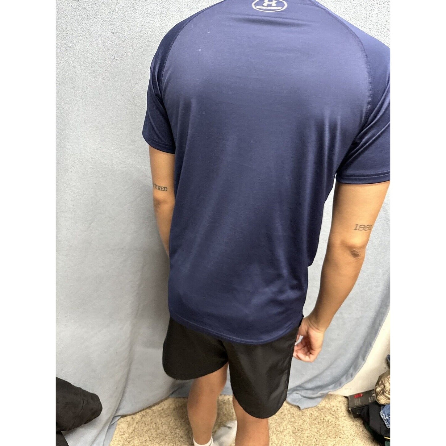 Men’s Dark Blue Small Loose Under Armour Heatgear Short Sleeve Athletic Tshirt