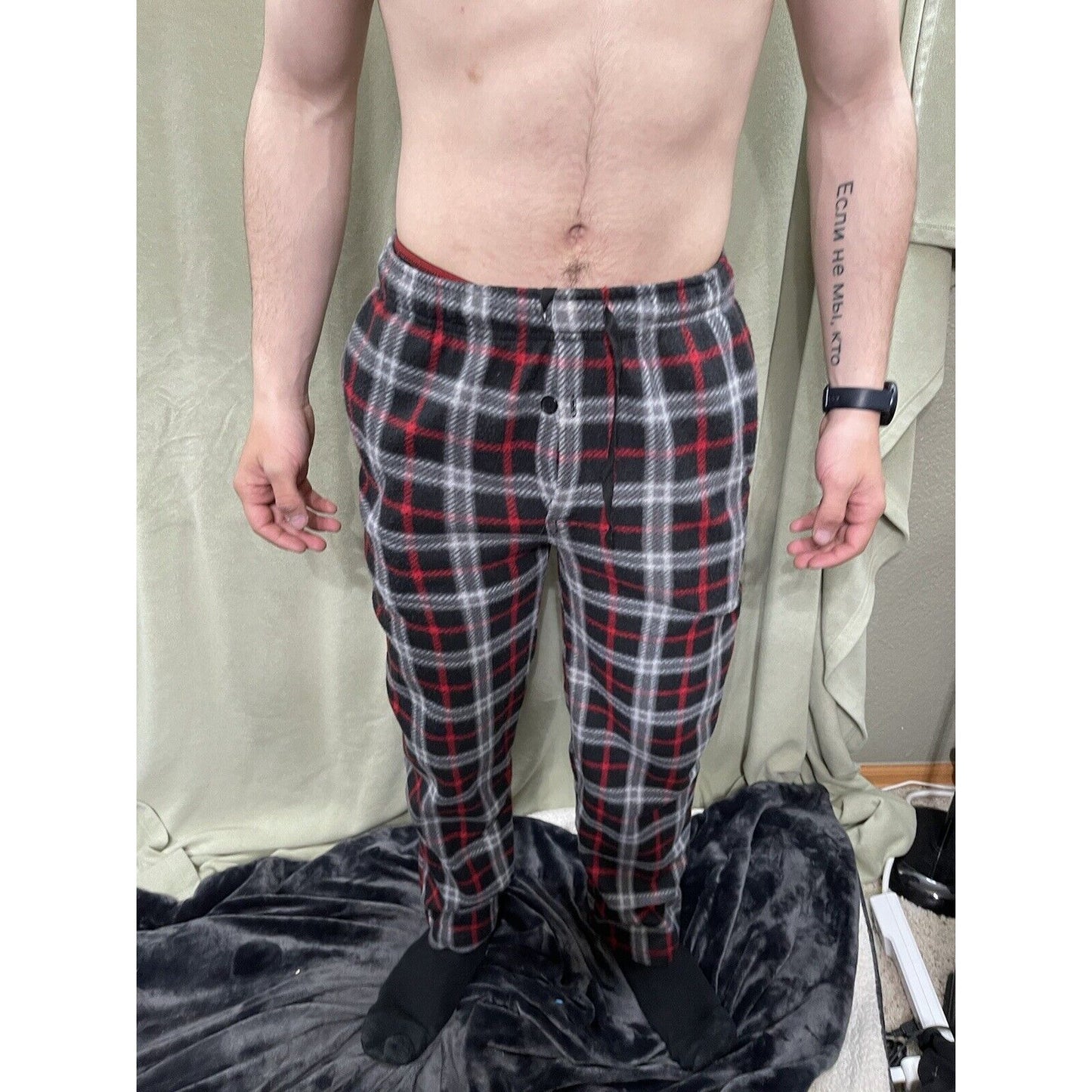 Men’s Sleepware Fruit Of The Loom Small Red Black Plaid Flannel