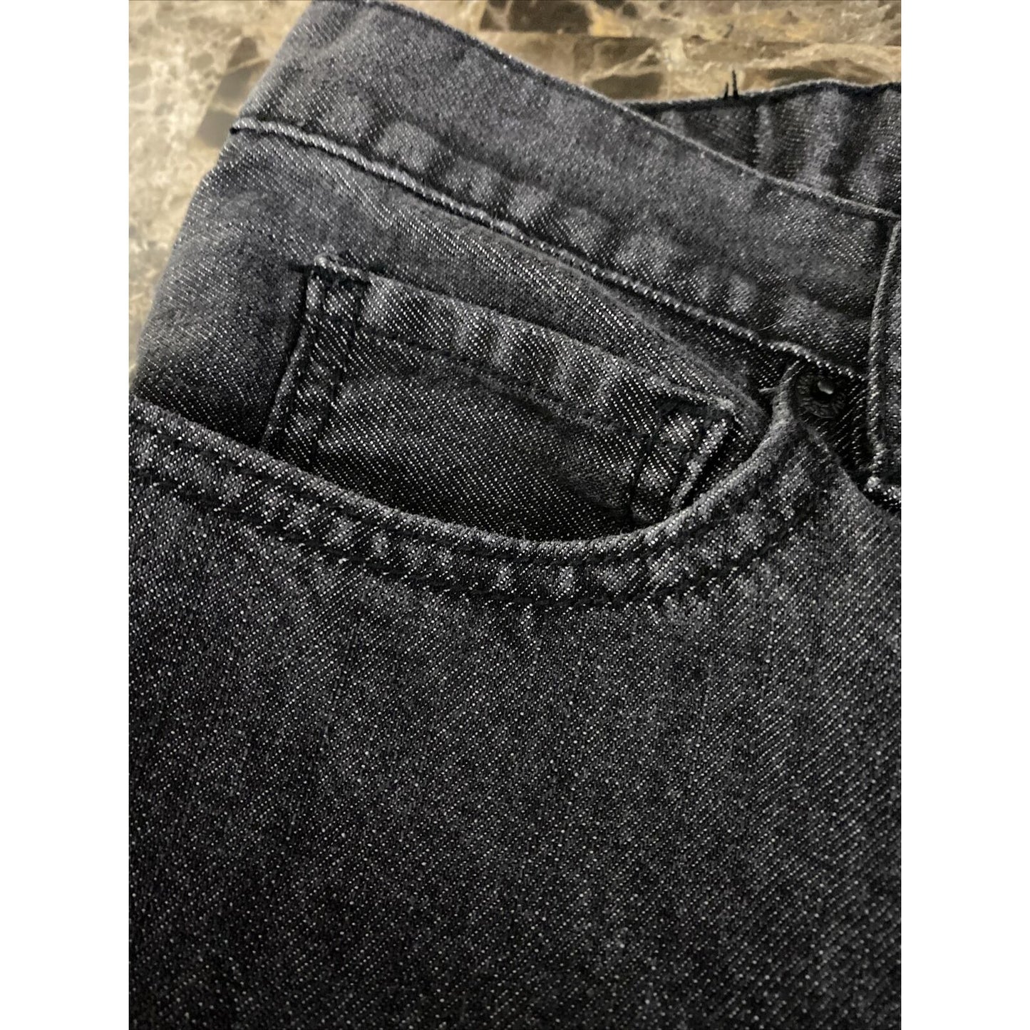 GUESS Regular Straight Crescent Fit Men’s Size 40x30 Black Wash Denim Jeans