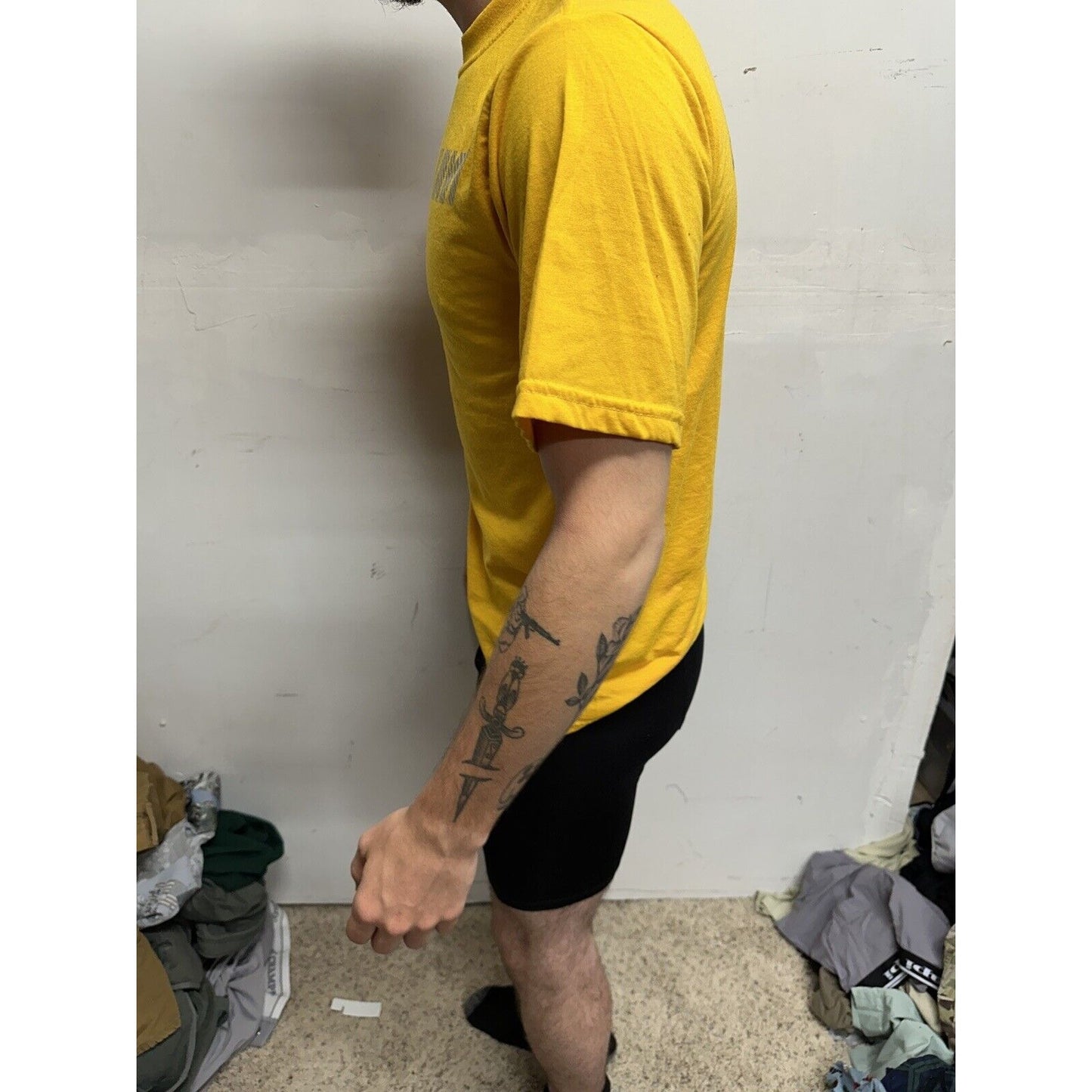 Men’s Yellow Navy Physical Fitness Uniform Short Short Sleeve Small