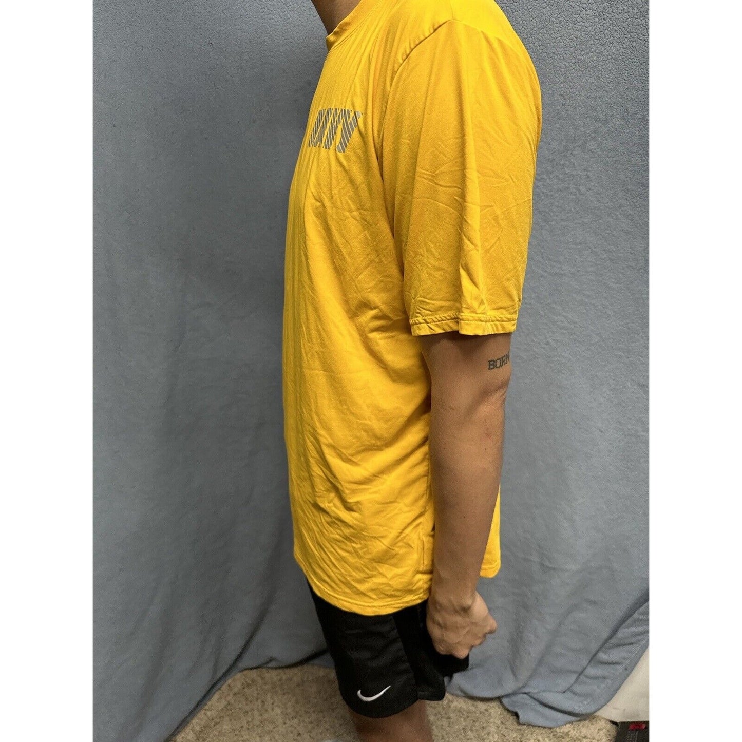 Men’s Yellow New Balance Large US Navy Pt Uniform Athletic Workout Shirt Large