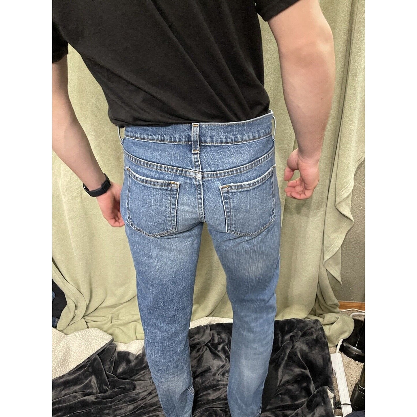 Mens George Blue Athletic Fit Denim Jeans 30 X 32 Small worn Spot On Leg Hem