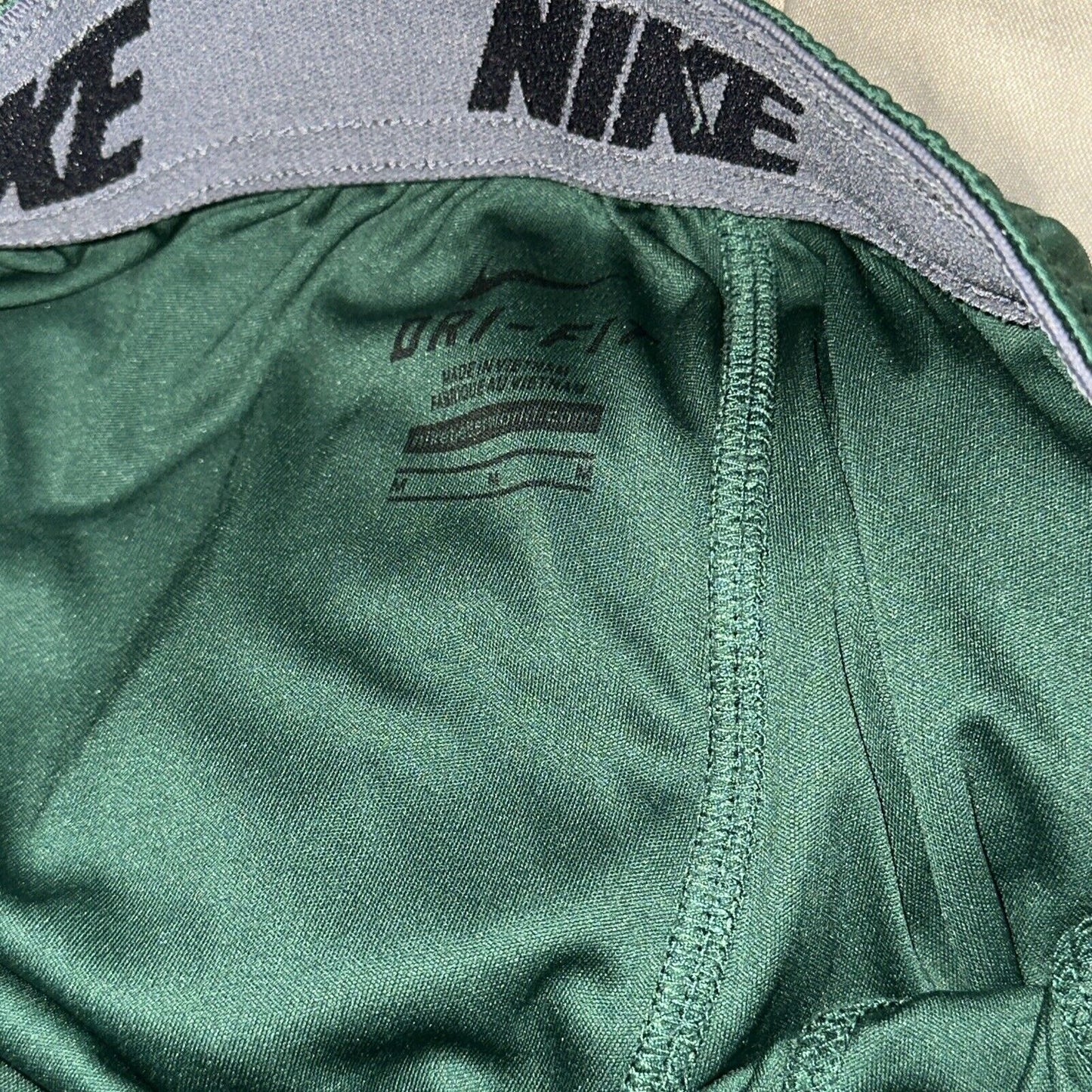 Men’s Green Nike Pine Creek High School Football Athletic Shorts Size Large
