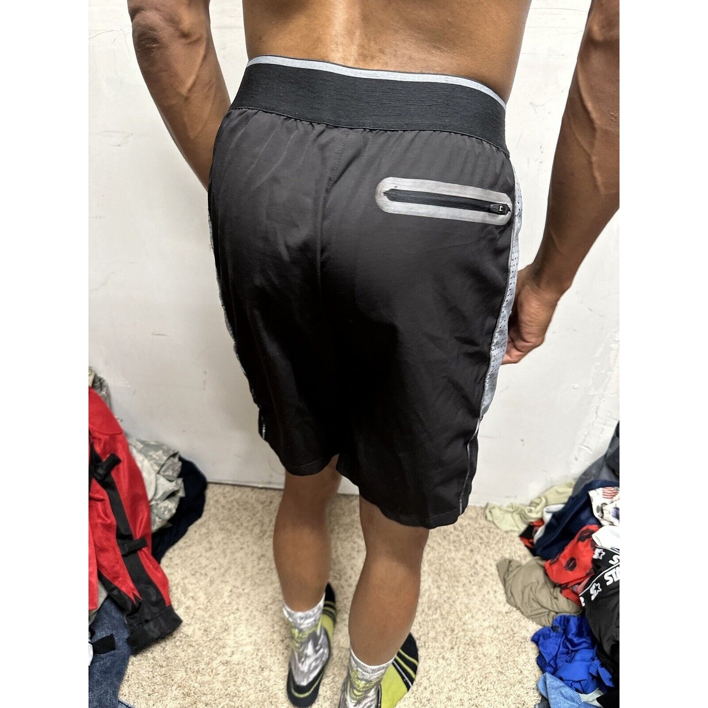 Reebok Black Small Athletic Shorts With Pockets