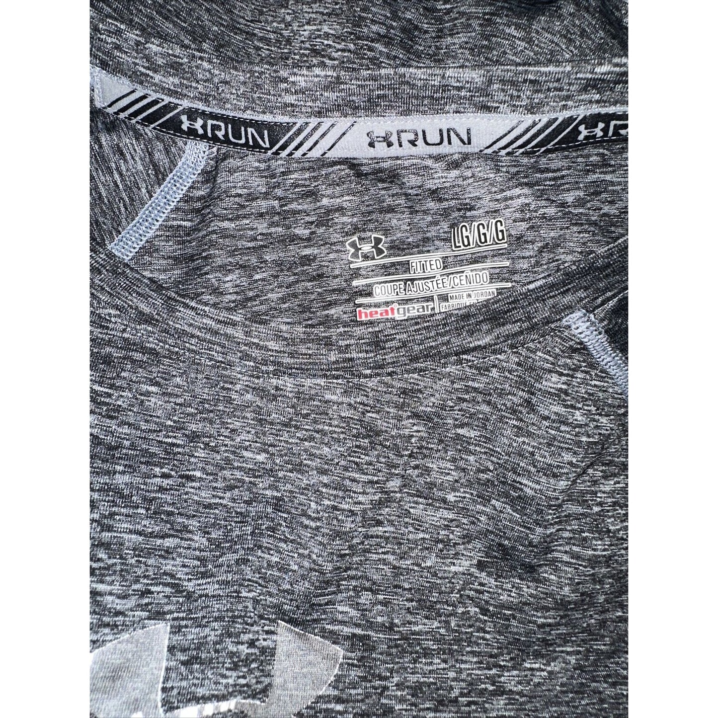 Men’s Gray Under Armour Run Fitted Large Athletic Shirt