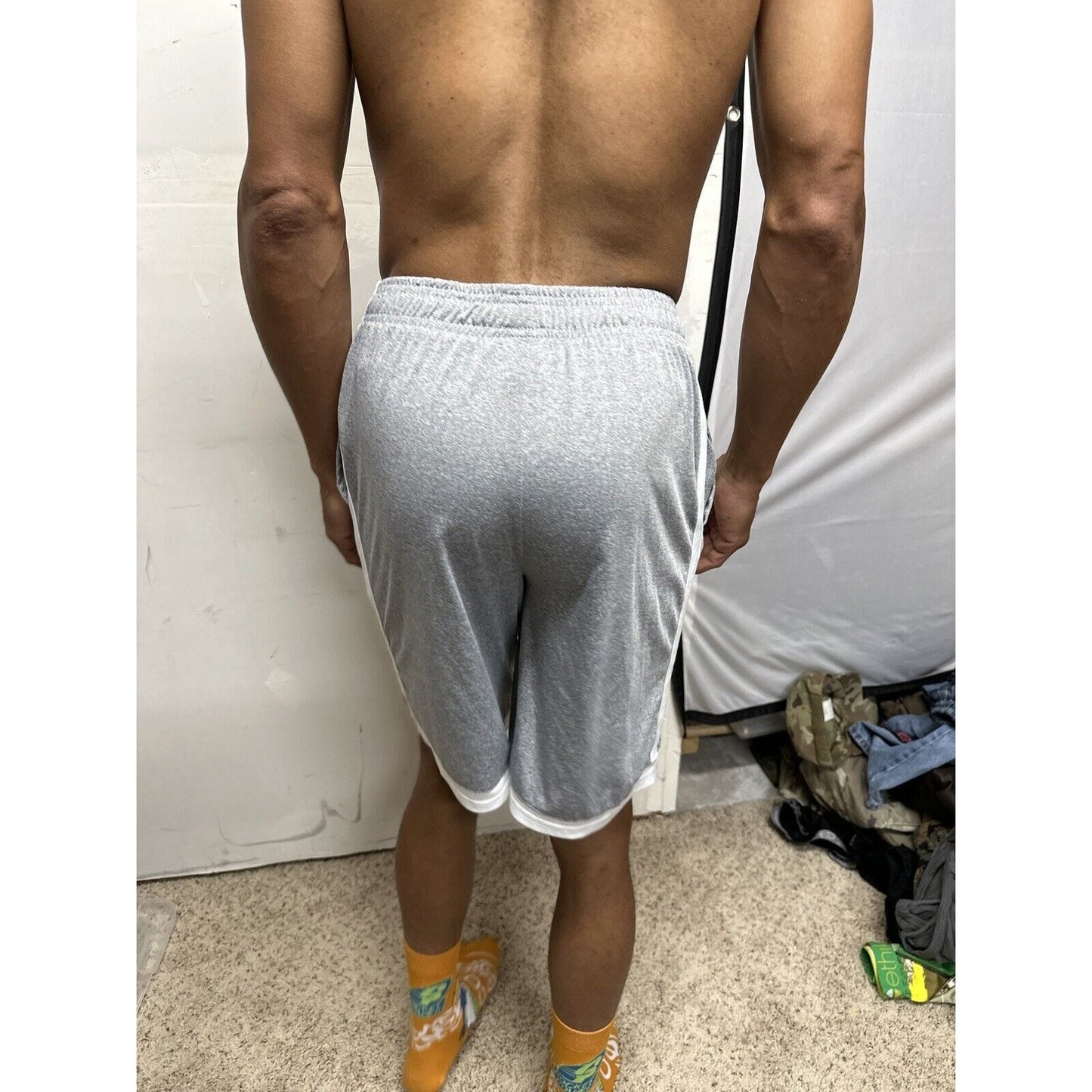 teen boy’s Fila xL Gray Athletic Shorts (18-20)