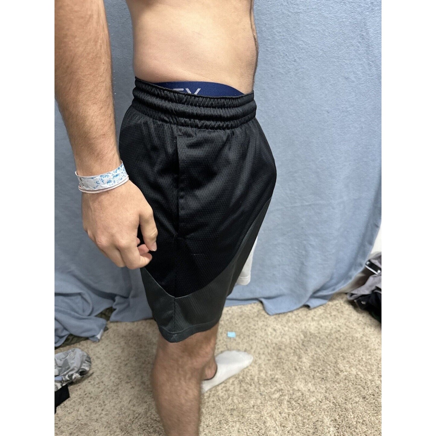 Men’s Nike Black Gray White Small Dri Fit Shorts With Pockets