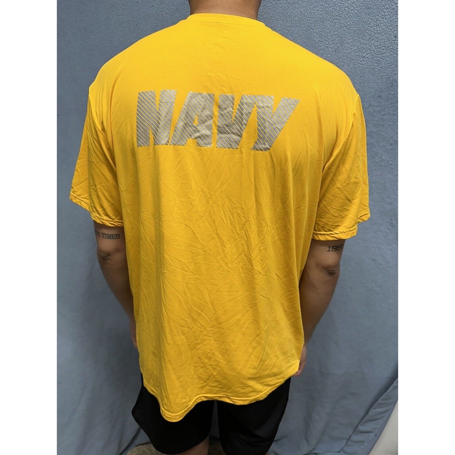 Men’s Yellow New Balance Large US Navy Pt Uniform Athletic Workout Shirt Large