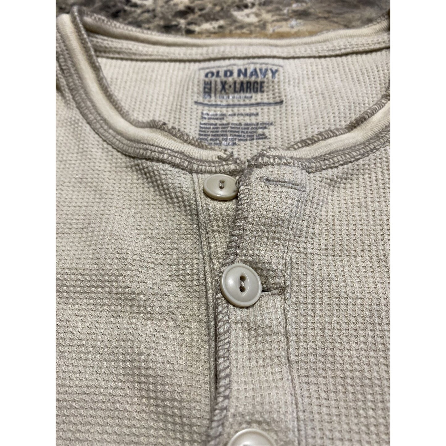 Old Navy Men’s XL Beige Oatmeal Long Sleeves Pullover Henley Shirt