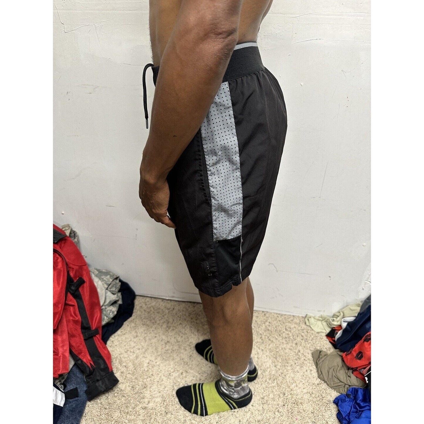 Reebok Black Small Athletic Shorts With Pockets