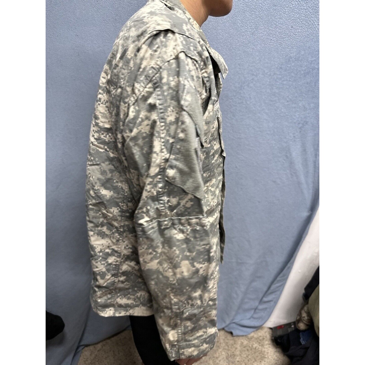 Men’s Army Combat Uniform Acu With Patches Fits Like A Medium Regular