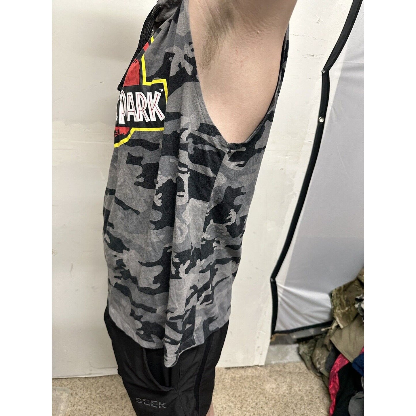 Teen boys 2XL Grey Hoodie Jurassic Park Sleeveless