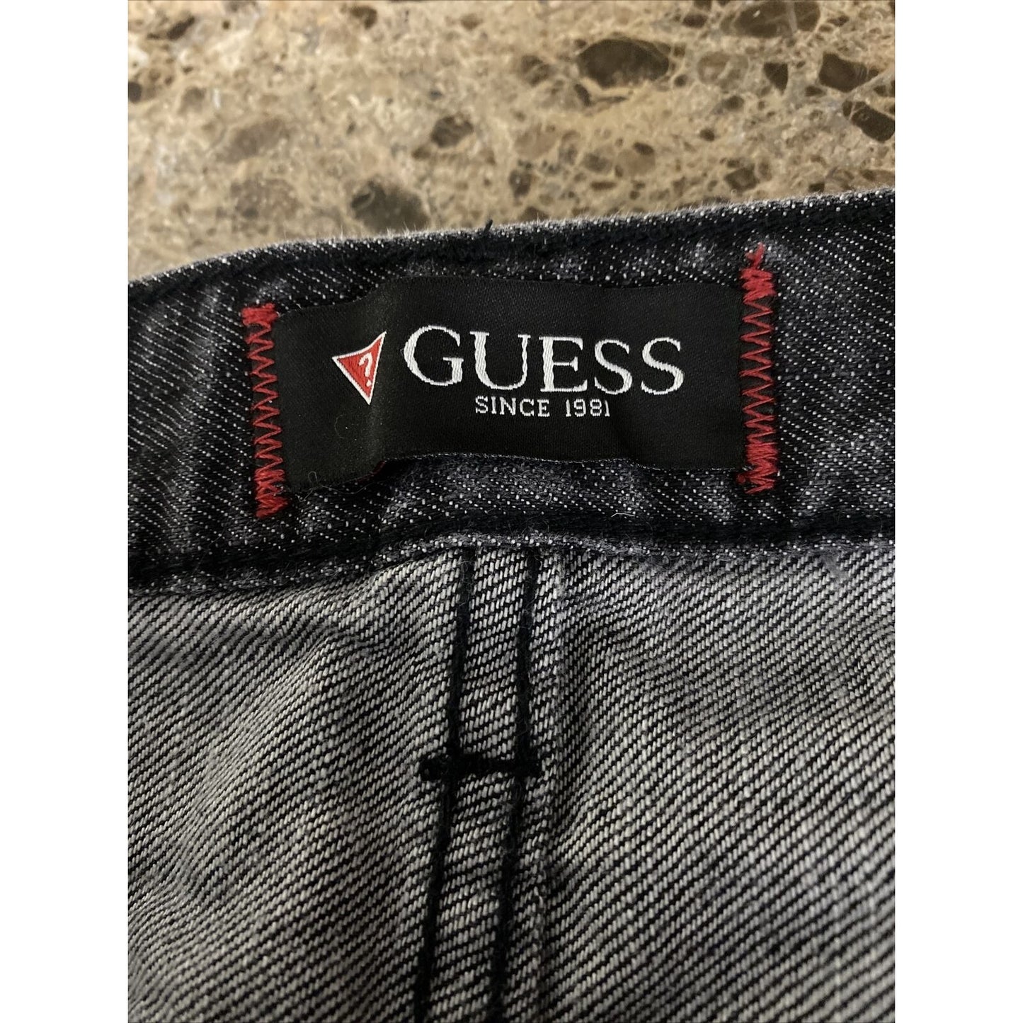 GUESS Regular Straight Crescent Fit Men’s Size 40x30 Black Wash Denim Jeans