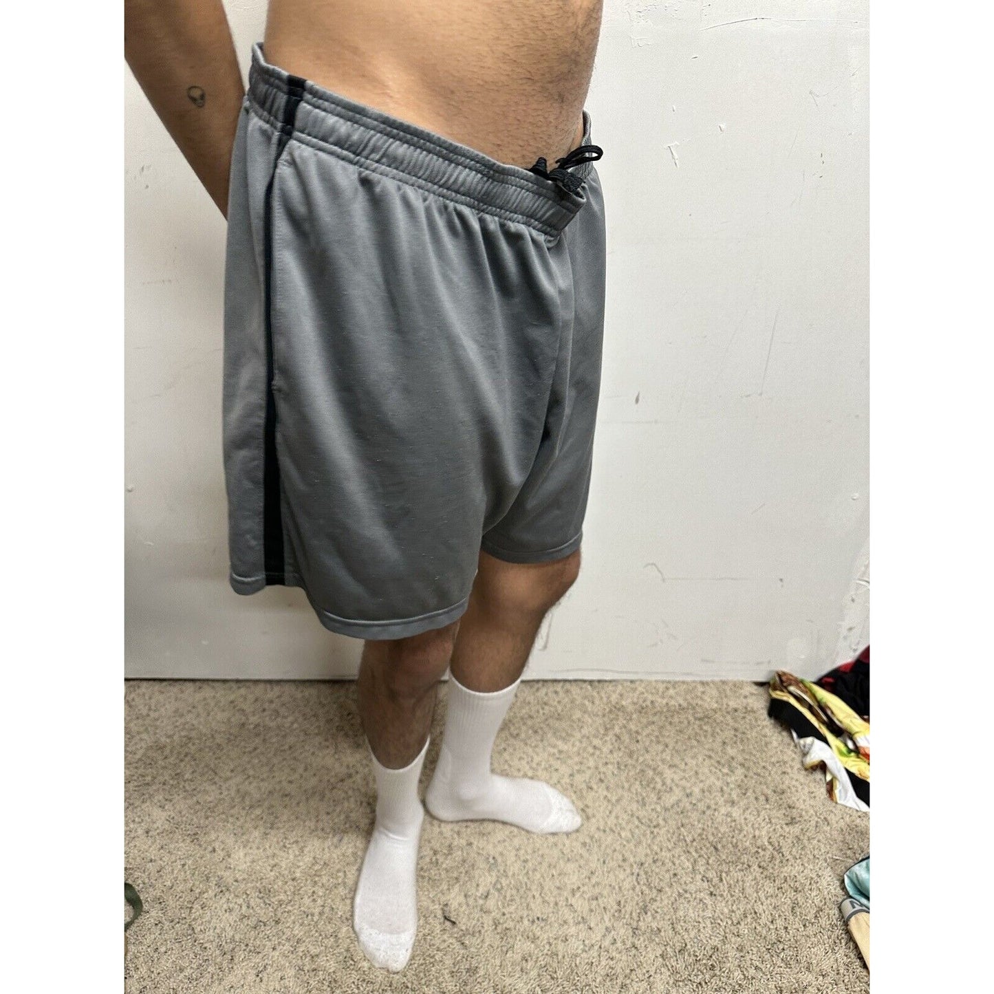 Men’s Large Gray Champion Athletic Shorts