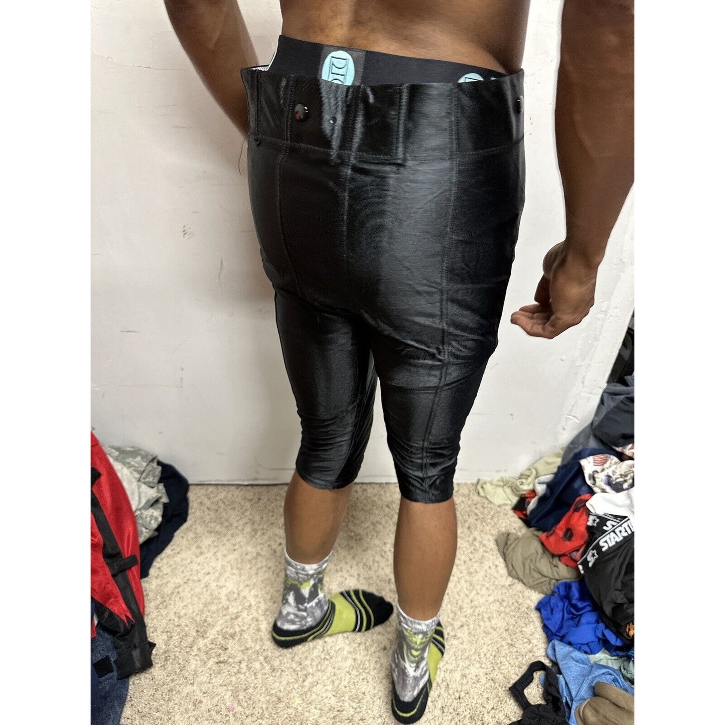 Men’s Black Xl 34-36 Football Pants One Snap Missing