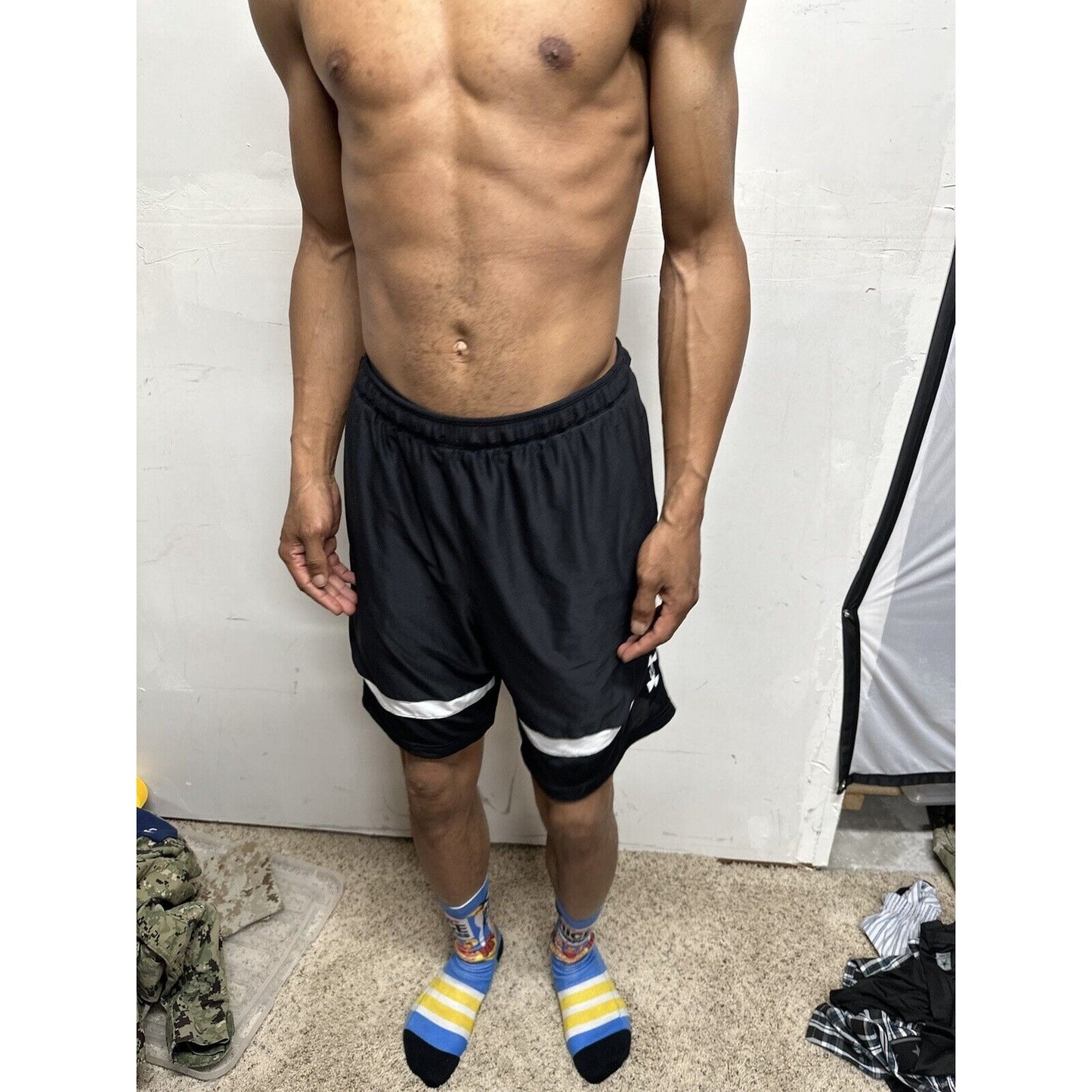 Men’s Under Armour Black Large Shorts Athletic With Pockets
